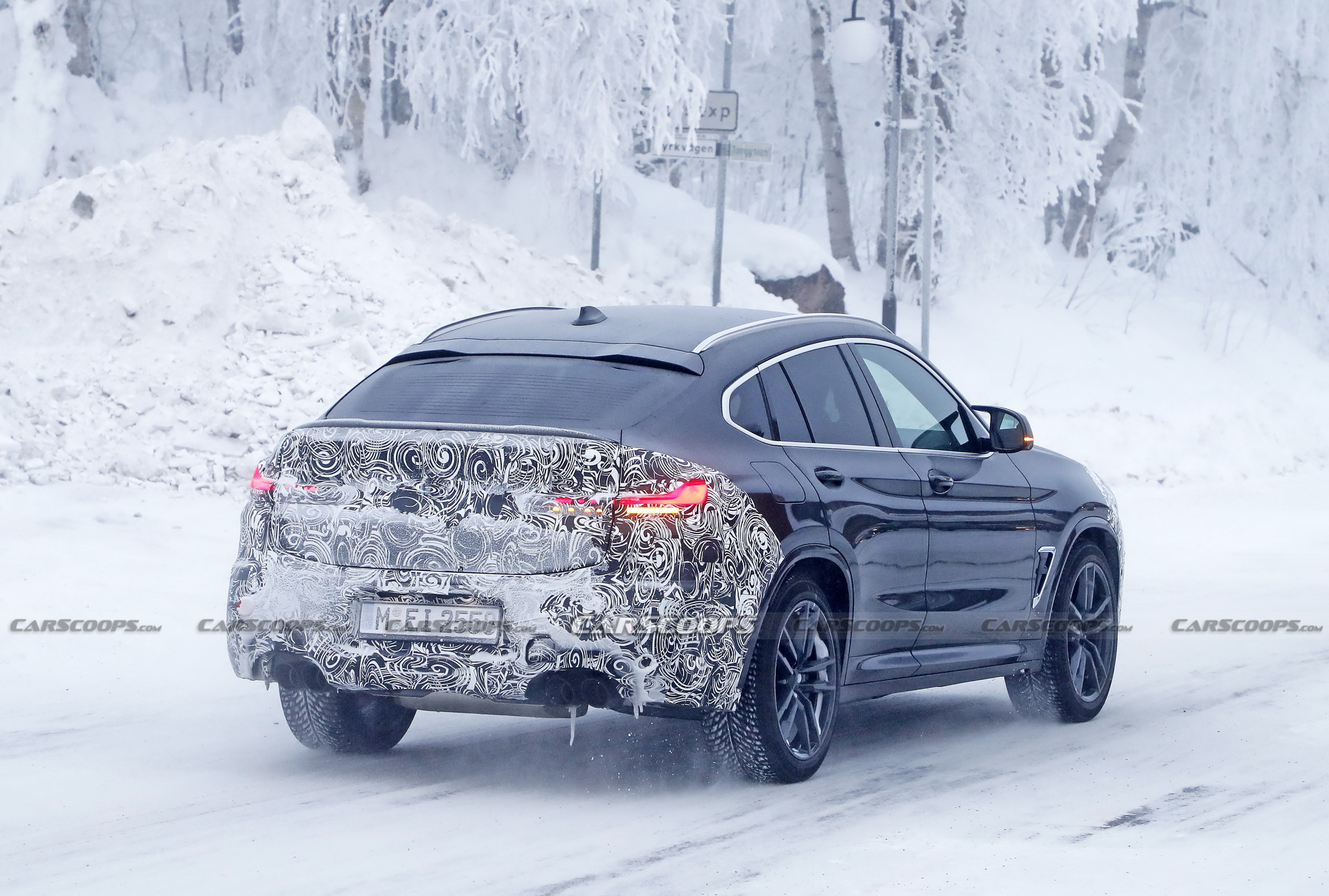 Facelifted 2022 BMW X4 M Wears Its ‘M’ Badge Beneath The Camo