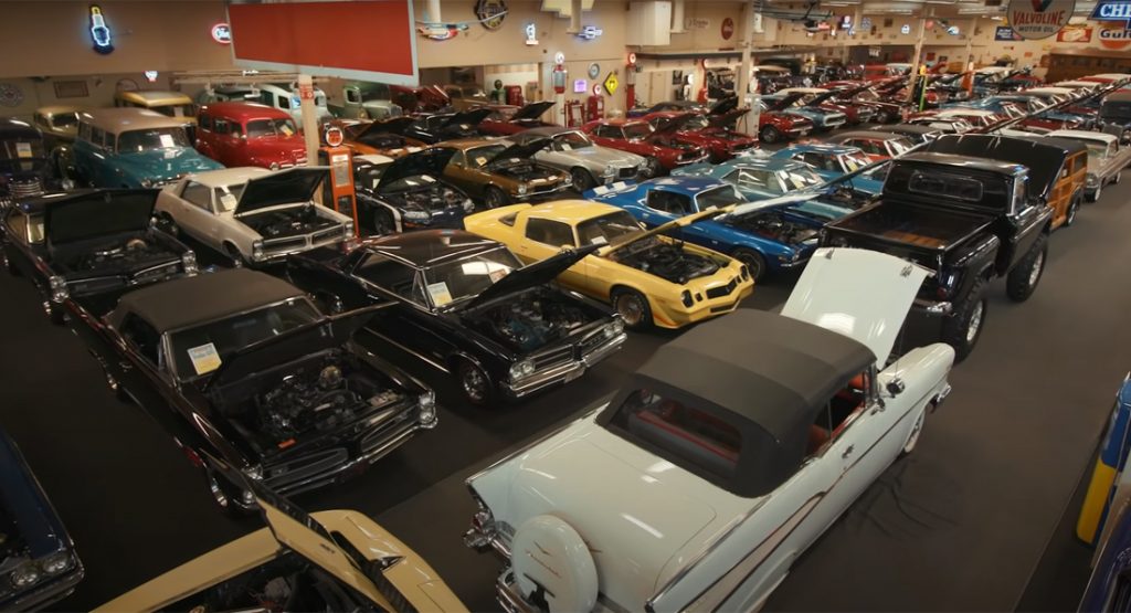  Muscle Car Museum Auctioning Off 200 Classics, Among Them 80 Corvettes