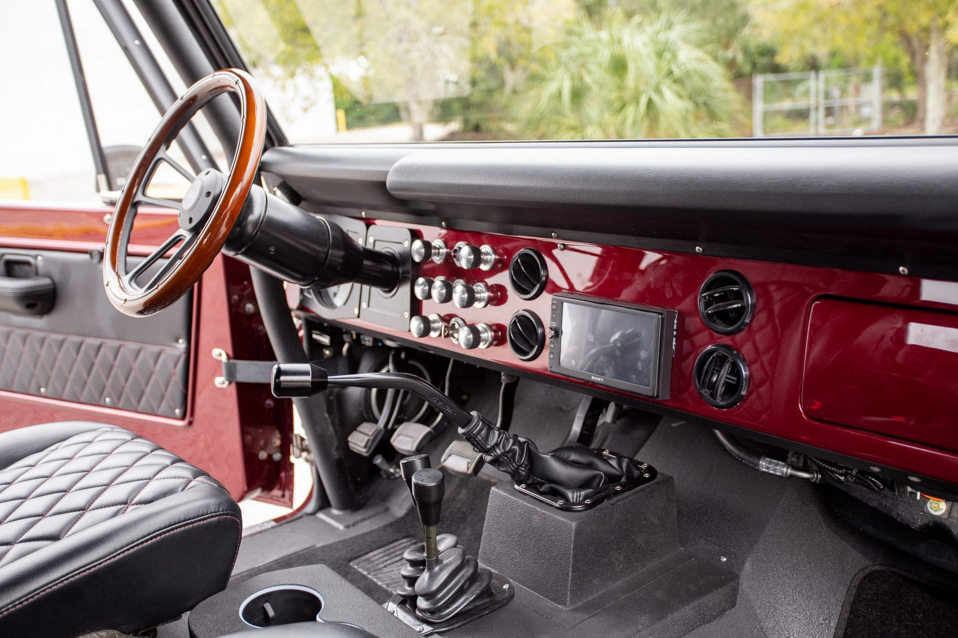 Coyote-Powered Ford Bronco Is So Wrong It’s Right