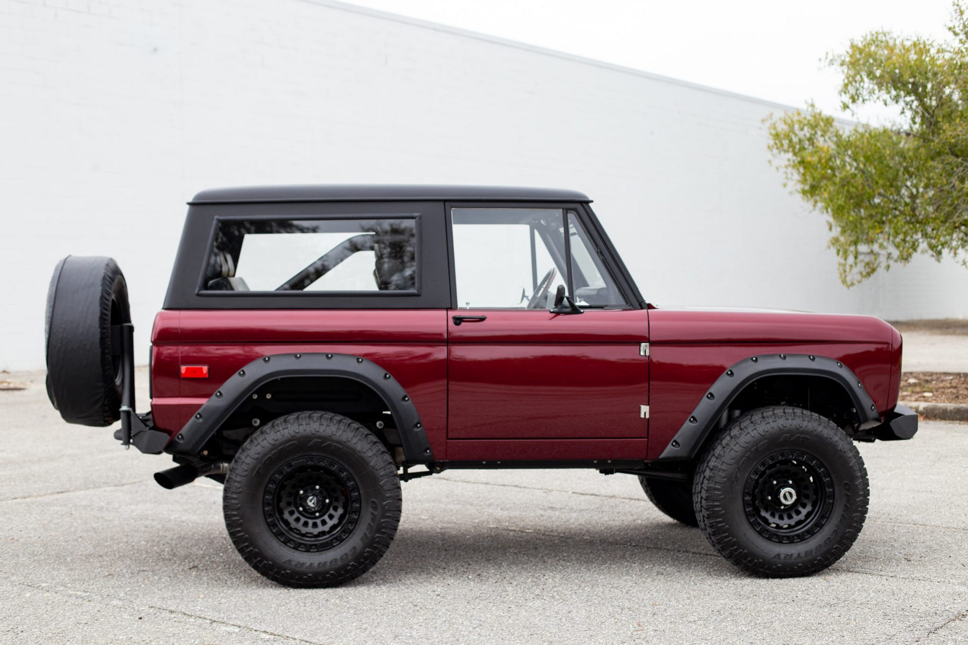 Coyote-Powered Ford Bronco Is So Wrong It’s Right