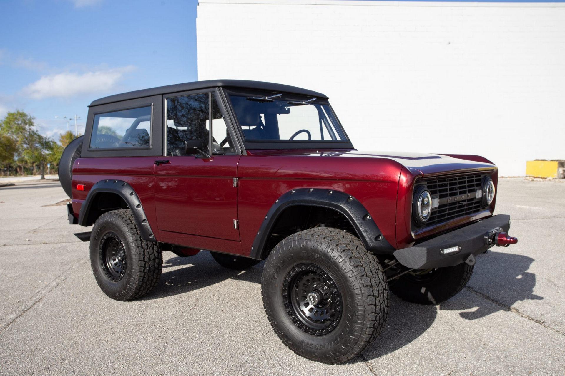 Coyote-Powered Ford Bronco Is So Wrong It’s Right