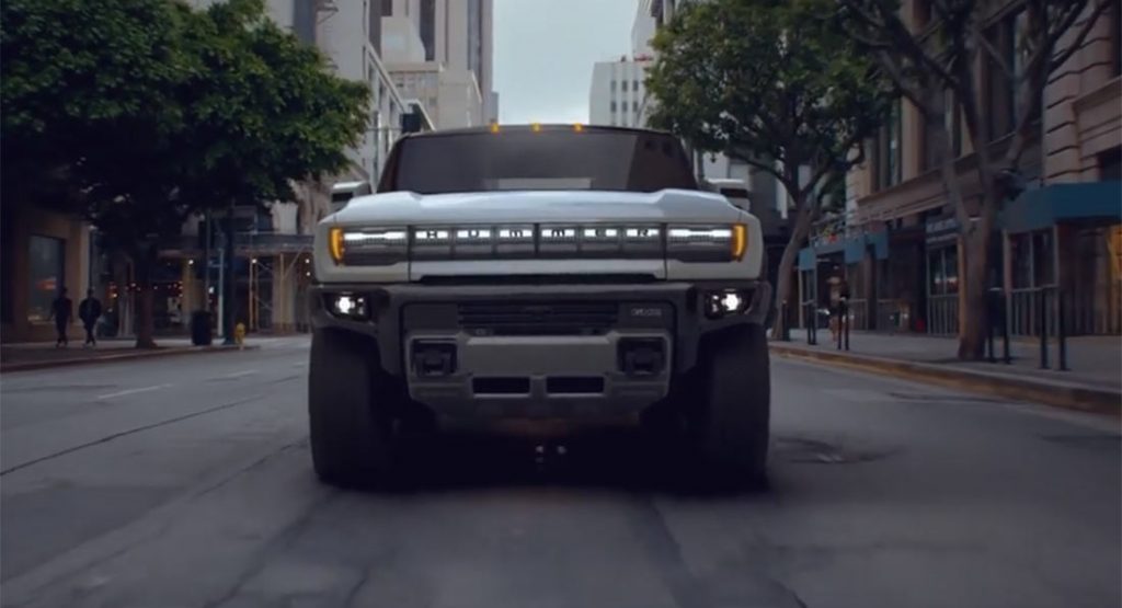  GMC Hummer EV Looks Like A Real Beast While On The Move