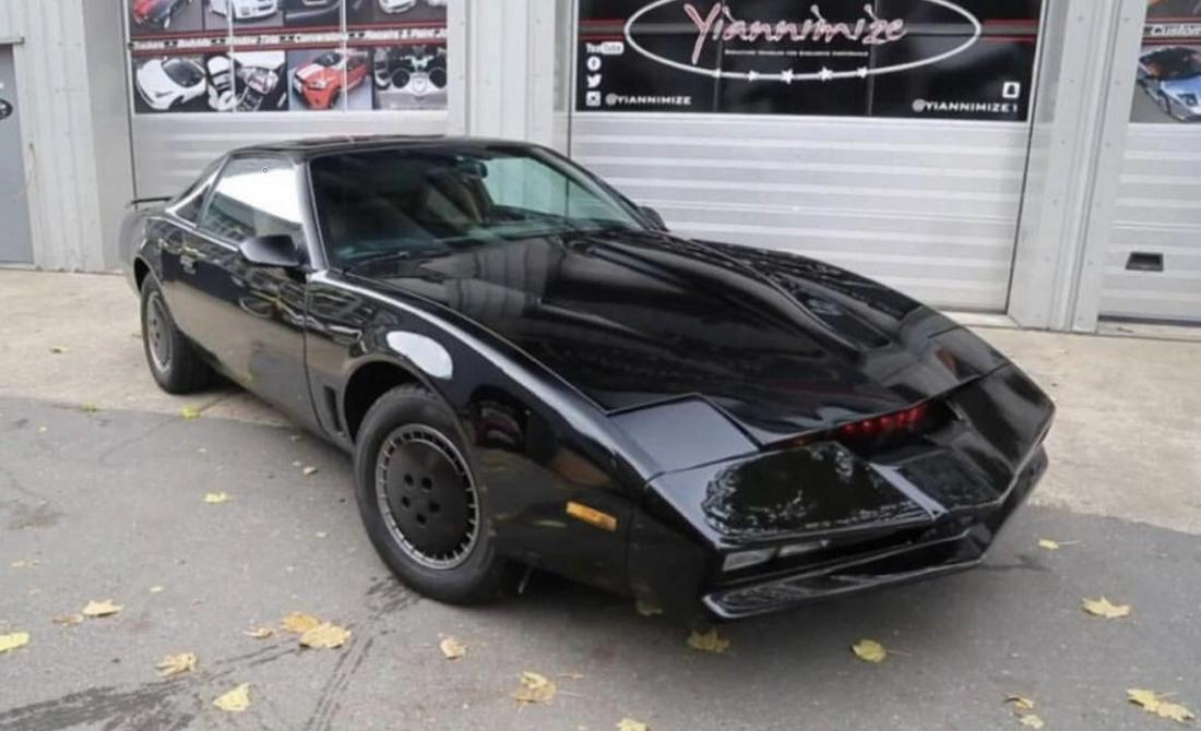 KITT Car Owned By David Hasselhoff Looks Set To Sell For An Absurd Sum
