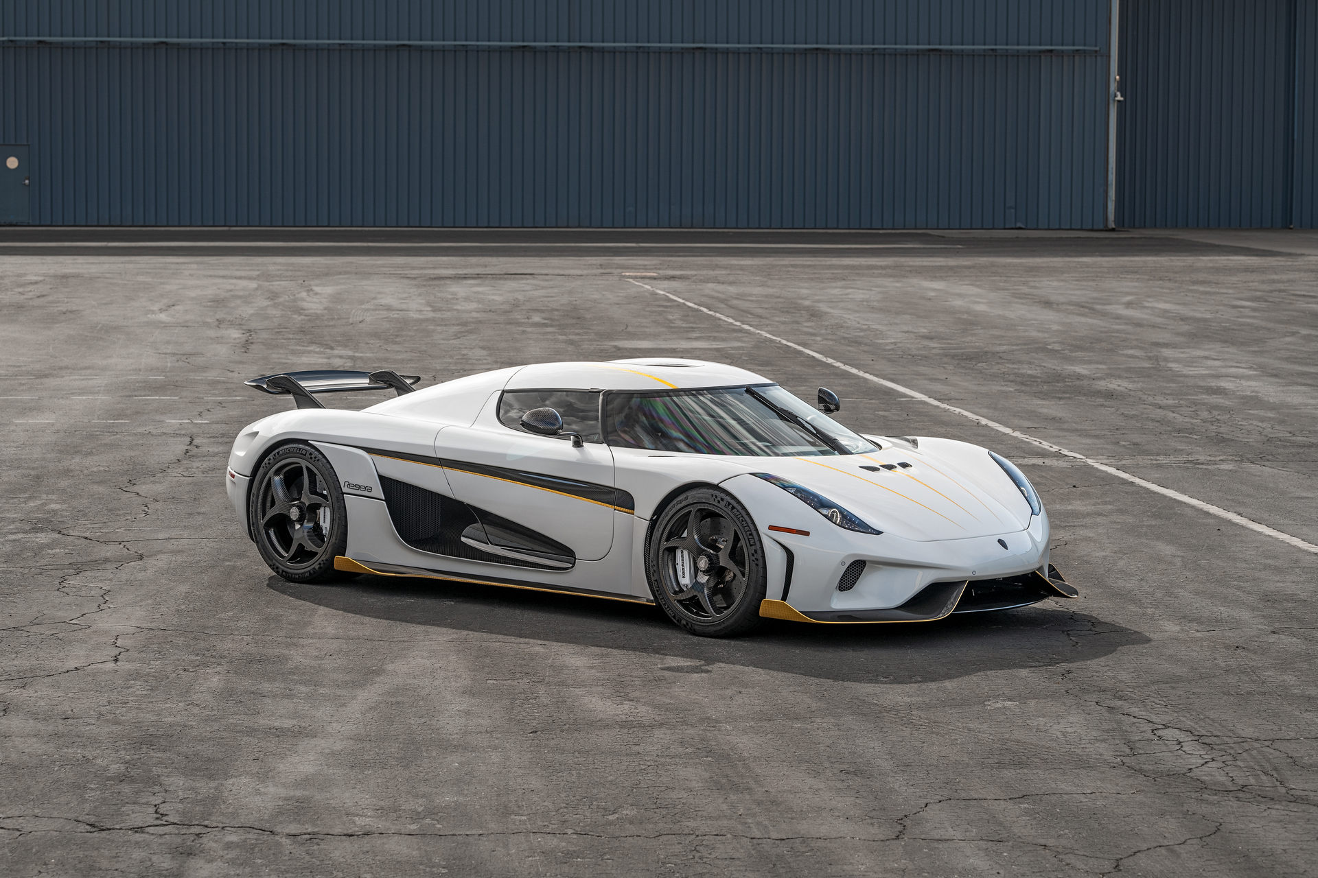 Scare Off All Other Hypercars With This 1,500 HP Koenigsegg Regera