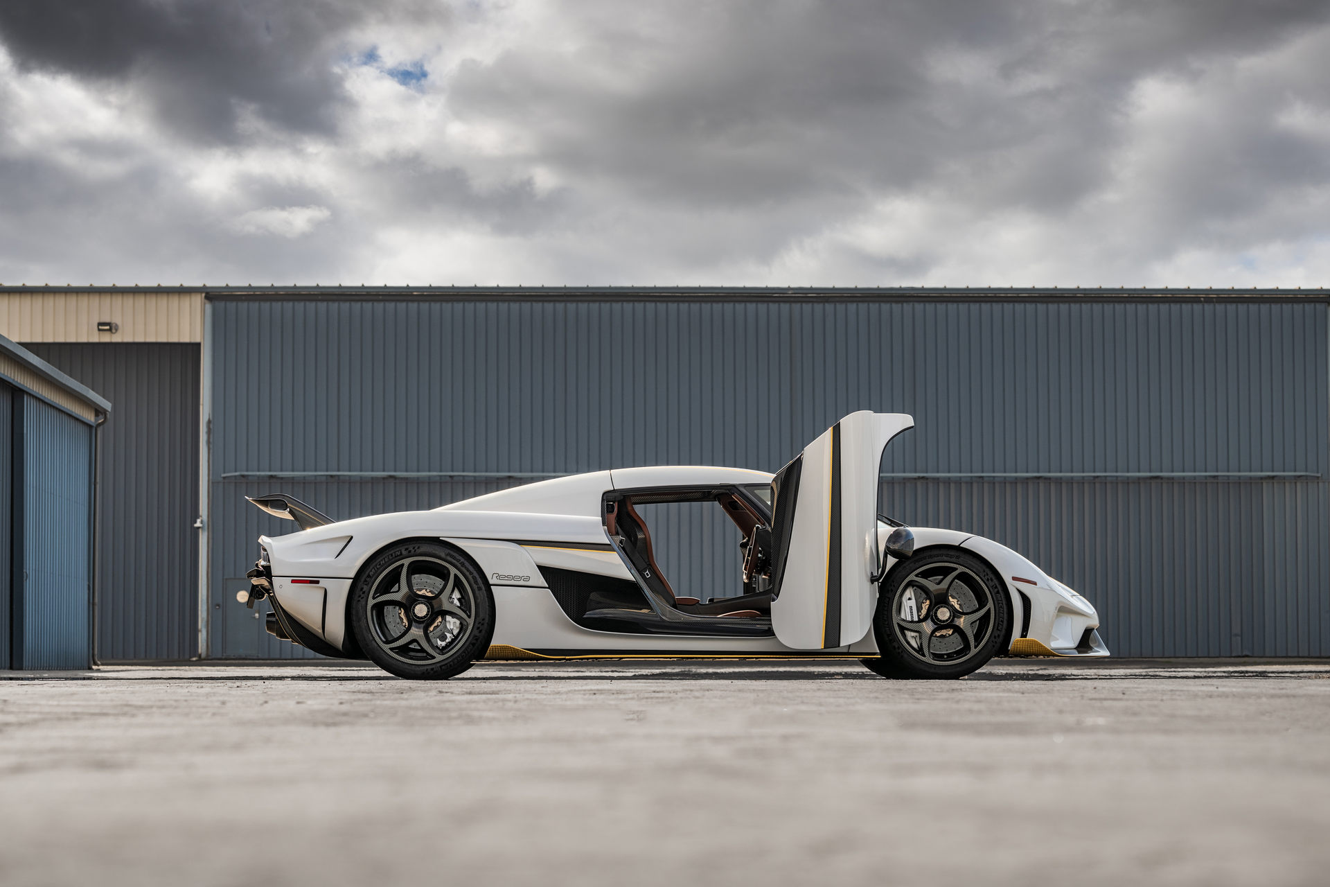 Scare Off All Other Hypercars With This 1,500 HP Koenigsegg Regera