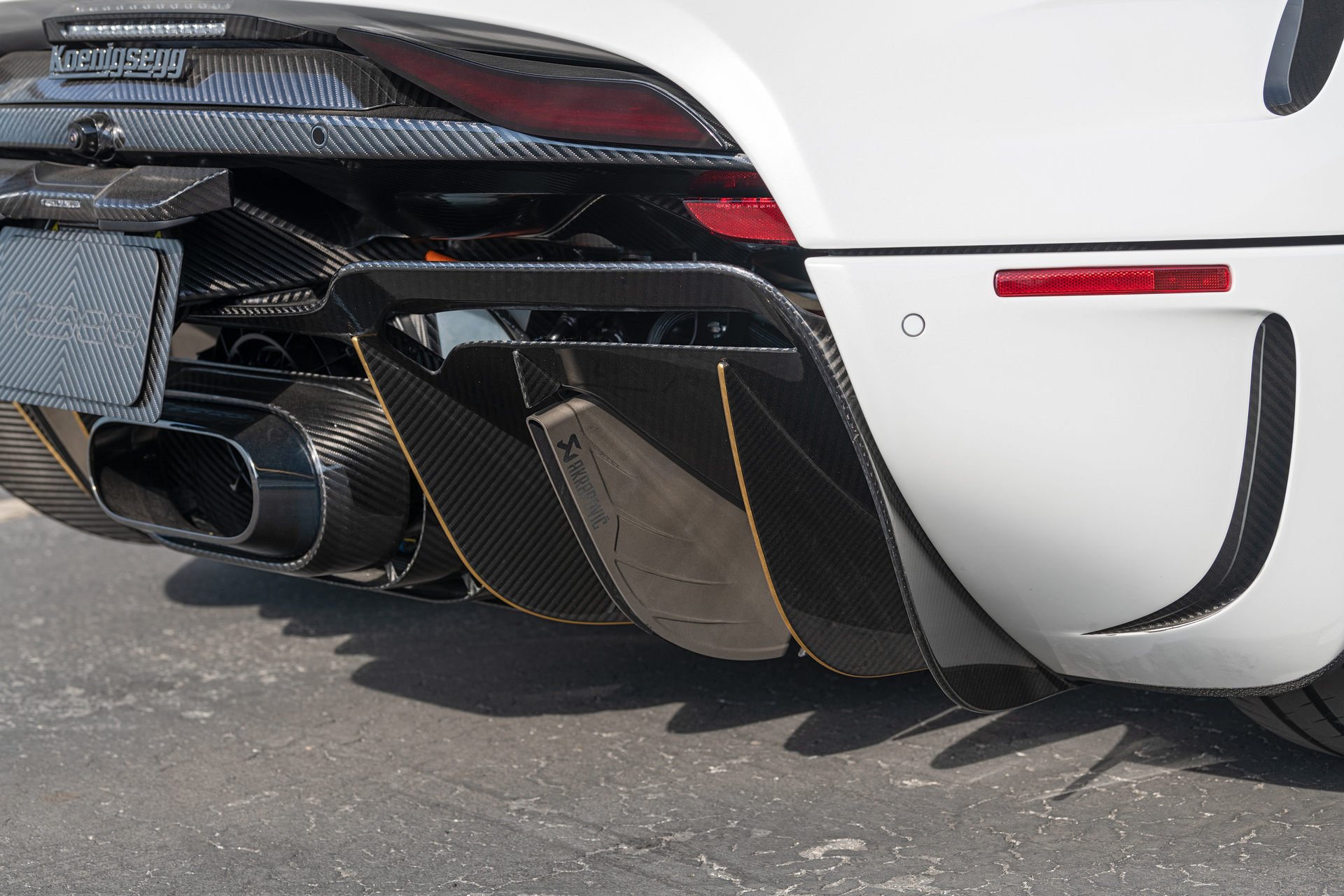 Scare Off All Other Hypercars With This 1,500 HP Koenigsegg Regera