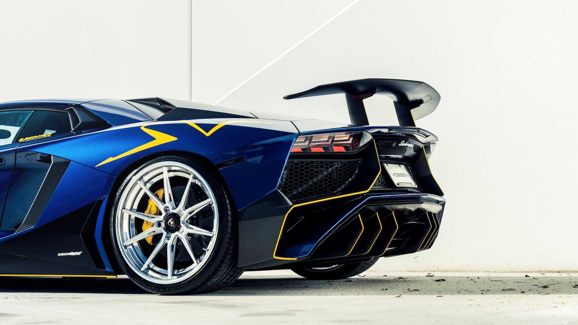 Does This Blue Lamborghini Aventador SV Look Better With 22-Inch Aftermarket Wheels?
