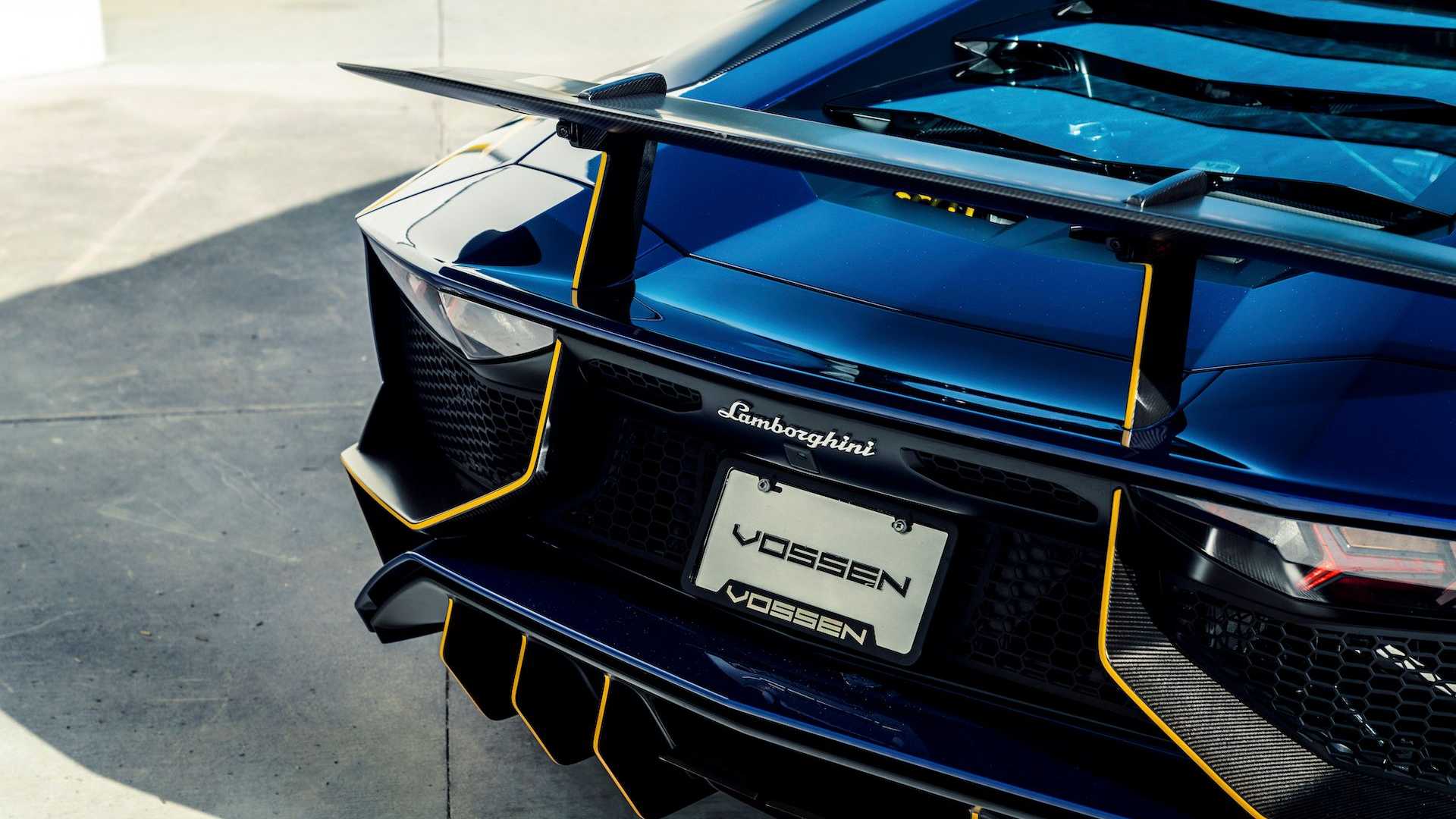 Does This Blue Lamborghini Aventador SV Look Better With 22-Inch Aftermarket Wheels?
