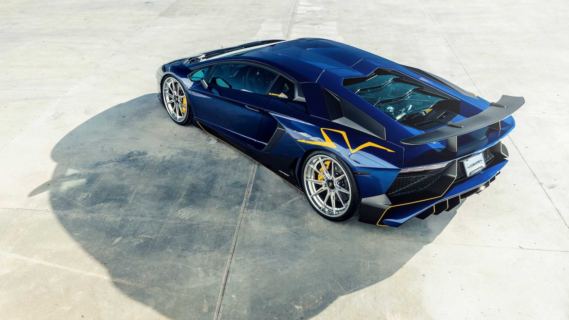 Does This Blue Lamborghini Aventador SV Look Better With 22-Inch Aftermarket Wheels?