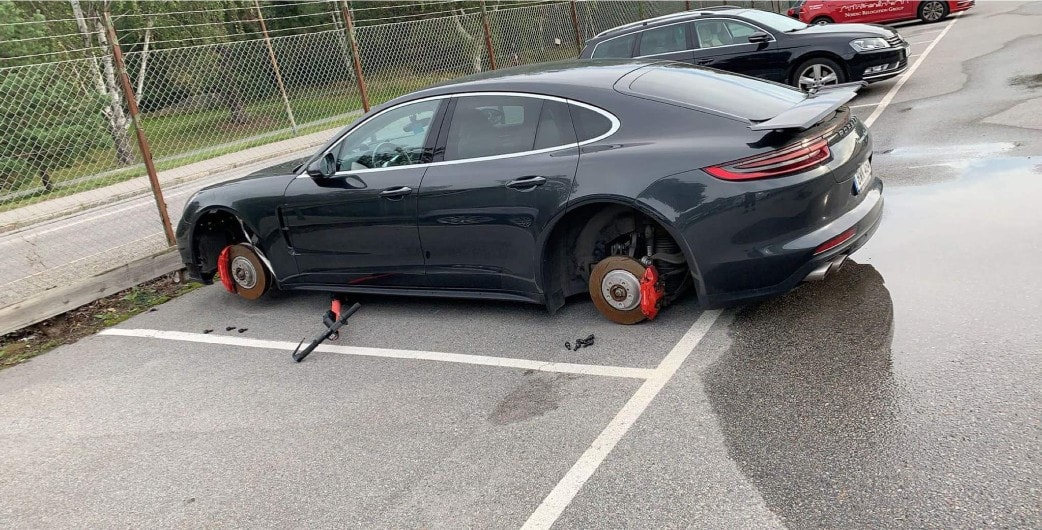 Porsche Panamera Needs New Wheels After Thieves Steal The Original Ones