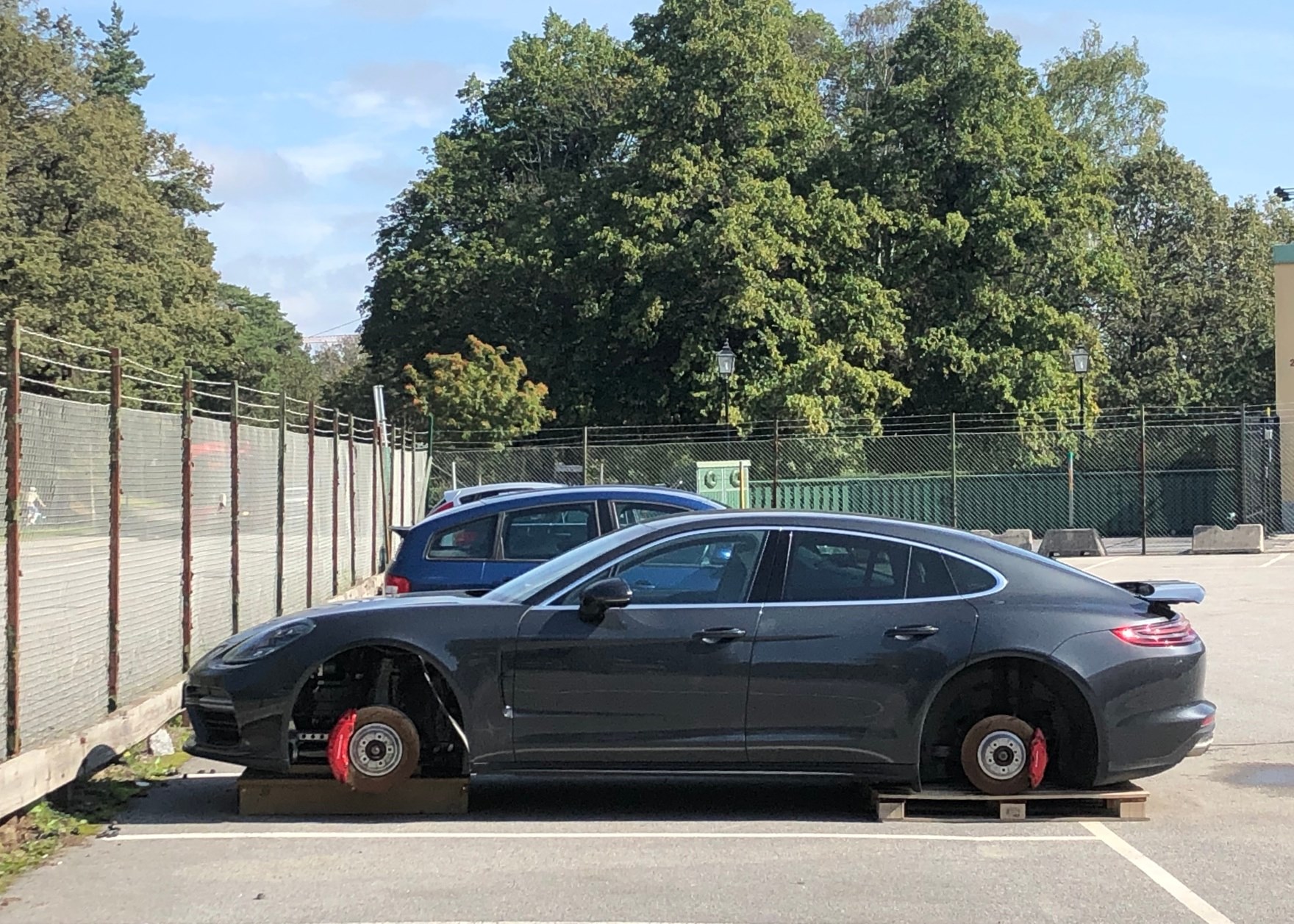 Porsche Panamera Needs New Wheels After Thieves Steal The Original Ones