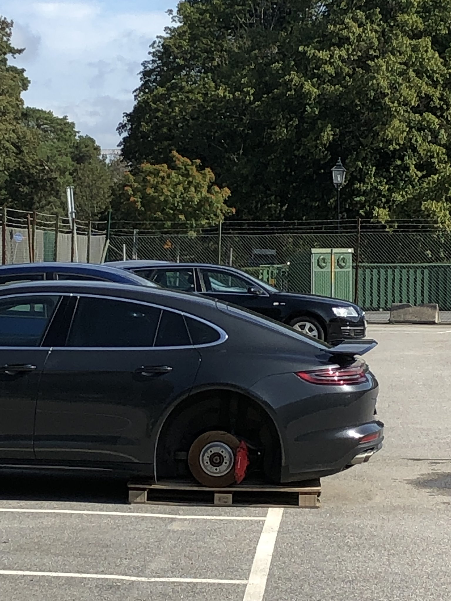 Porsche Panamera Needs New Wheels After Thieves Steal The Original Ones