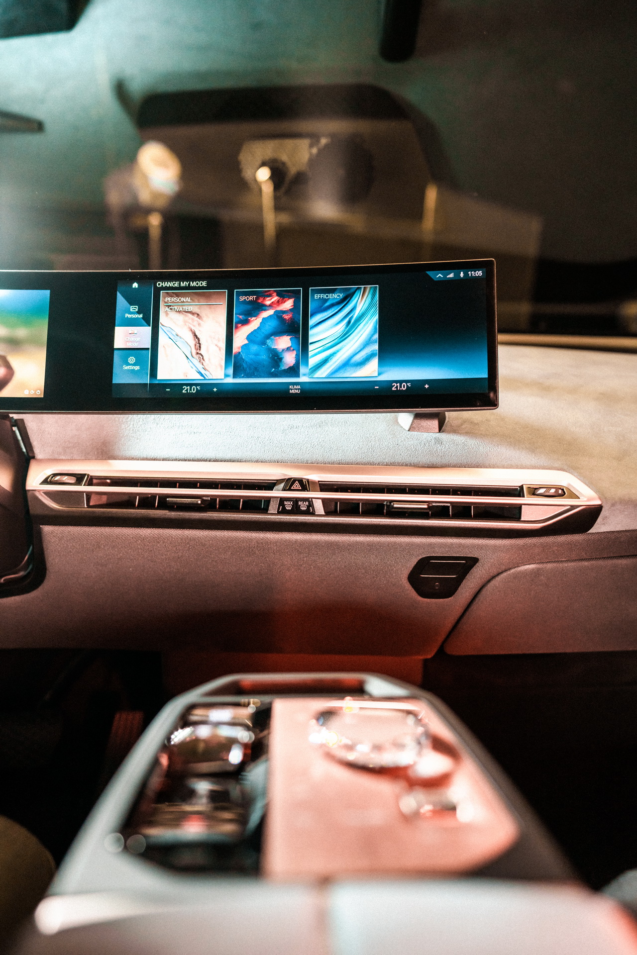 BMW Showcasing Next-Gen Display And iDrive At CES 2021