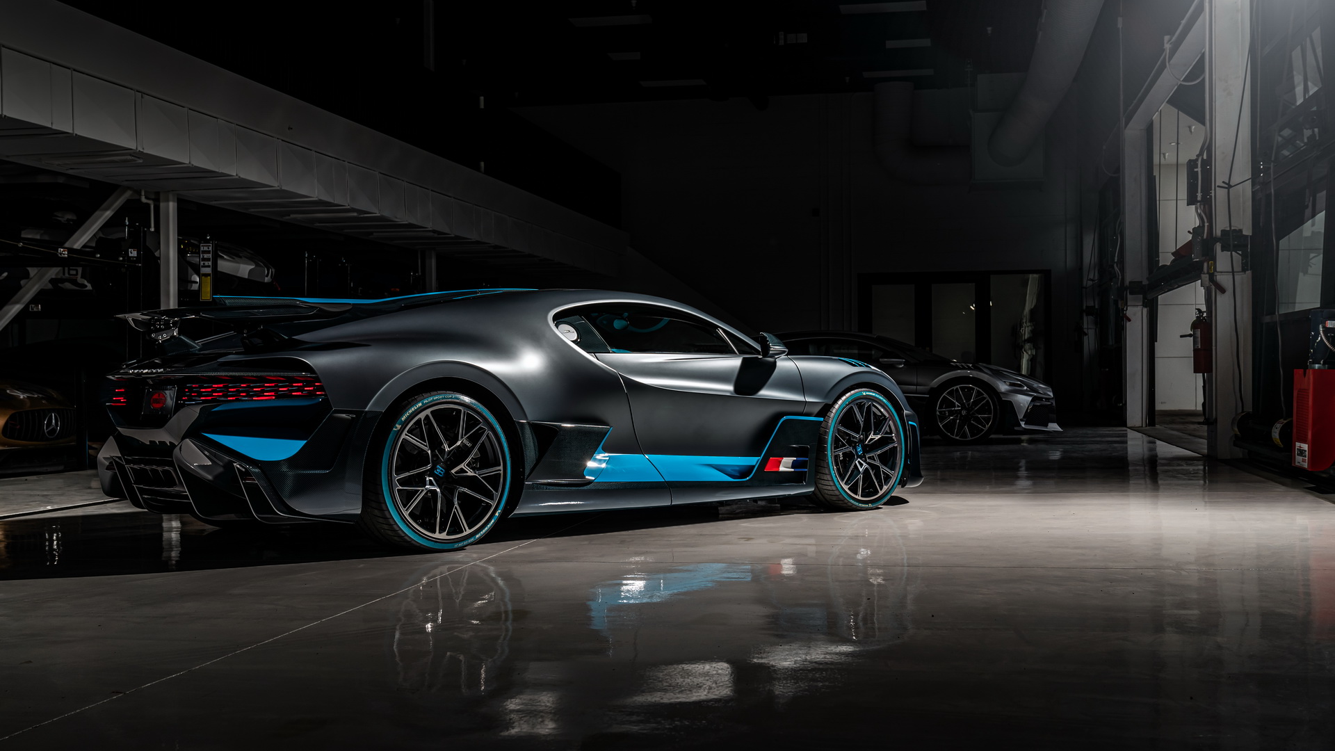 Bugatti Divos Get Together Under The California Sun In Spectacular $18 Million Display