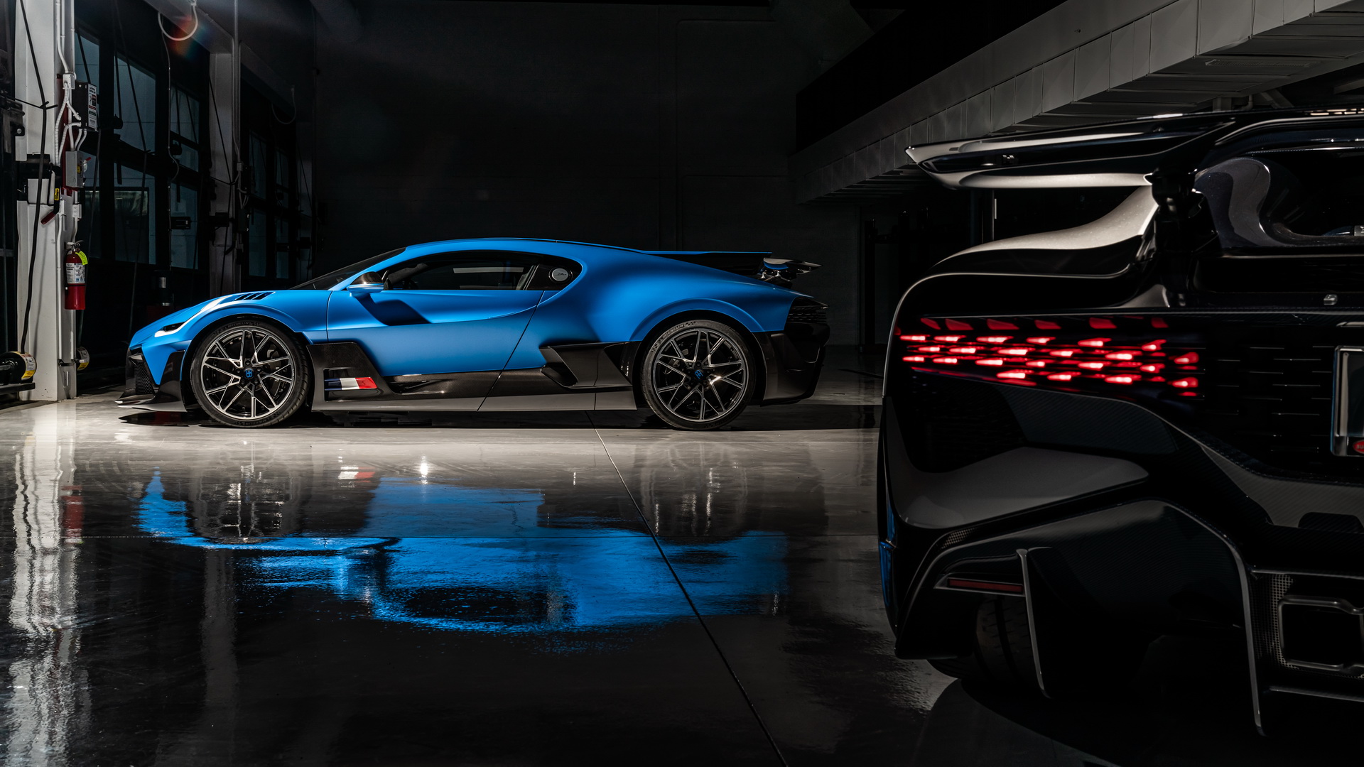 Bugatti Divos Get Together Under The California Sun In Spectacular $18 Million Display
