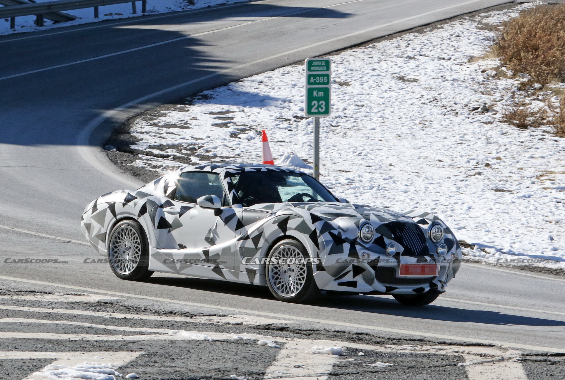 Hurtan Coupe Is A Retro Spanish Sports Car That’s Based On The Mazda MX-5 RF