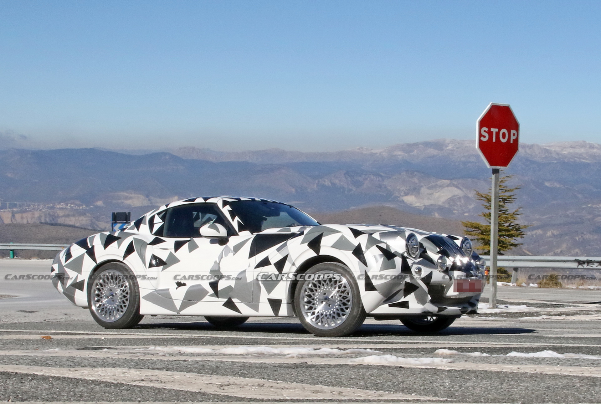 Hurtan Coupe Is A Retro Spanish Sports Car That’s Based On The Mazda MX-5 RF