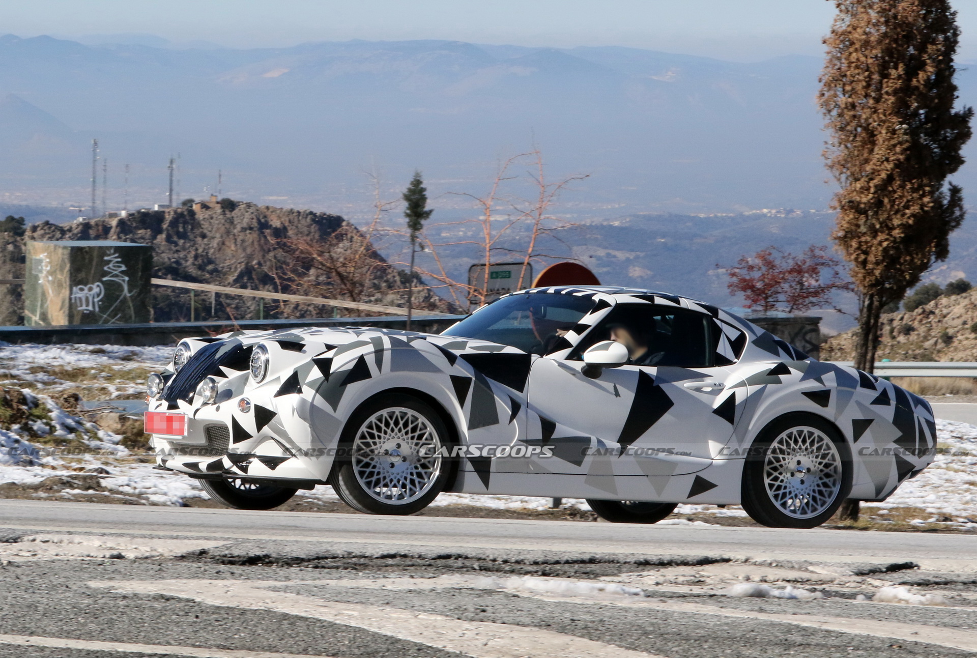 Hurtan Coupe Is A Retro Spanish Sports Car That’s Based On The Mazda MX-5 RF