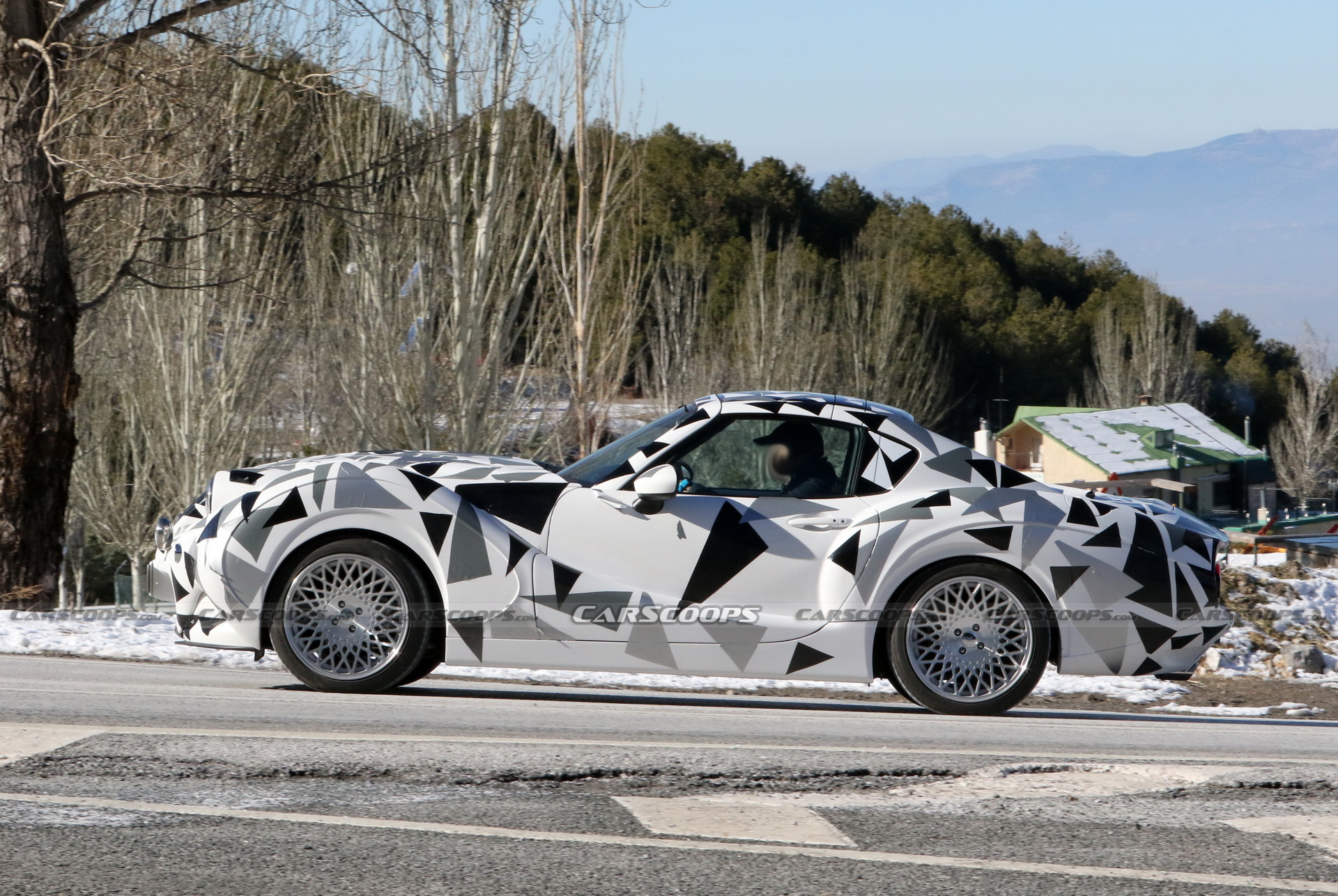 Hurtan Coupe Is A Retro Spanish Sports Car That’s Based On The Mazda MX-5 RF