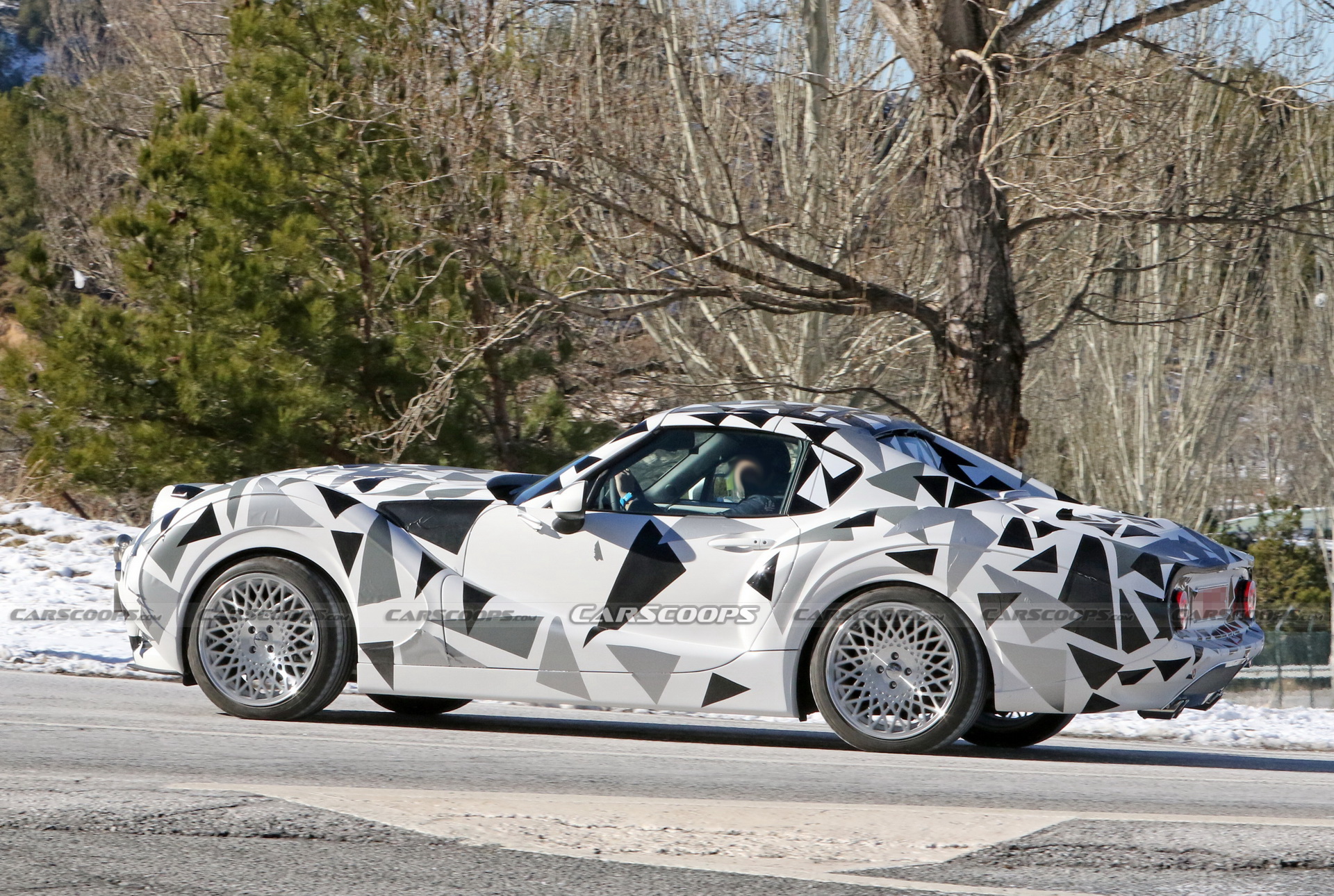 Hurtan Coupe Is A Retro Spanish Sports Car That’s Based On The Mazda MX-5 RF