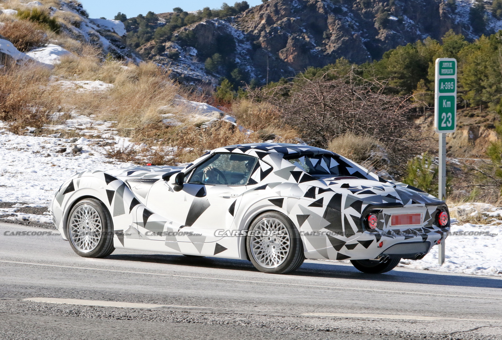 Hurtan Coupe Is A Retro Spanish Sports Car That’s Based On The Mazda MX-5 RF