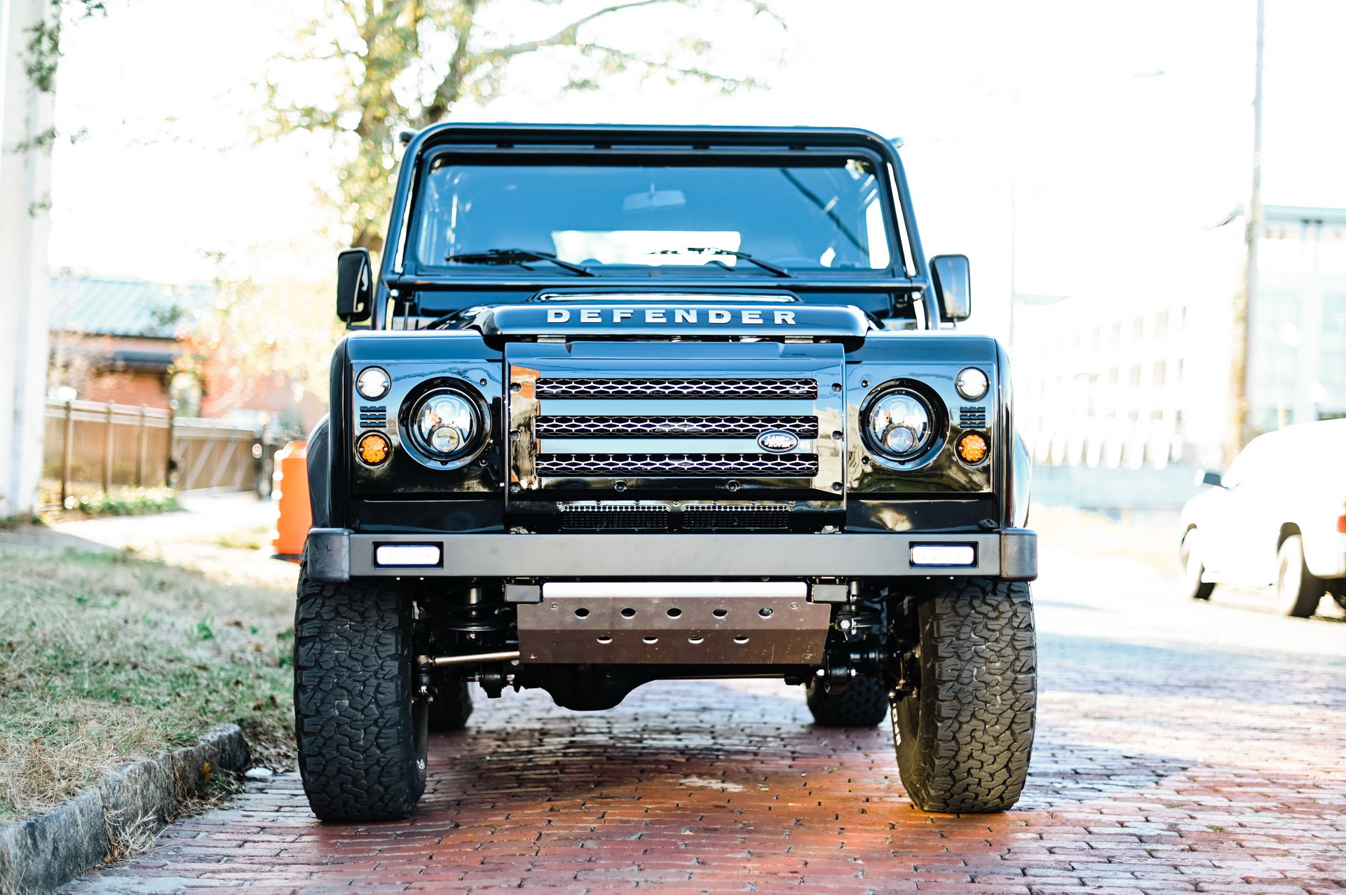 Osprey’s Land Rover Defender 90 Has Classic Looks, Modern Power