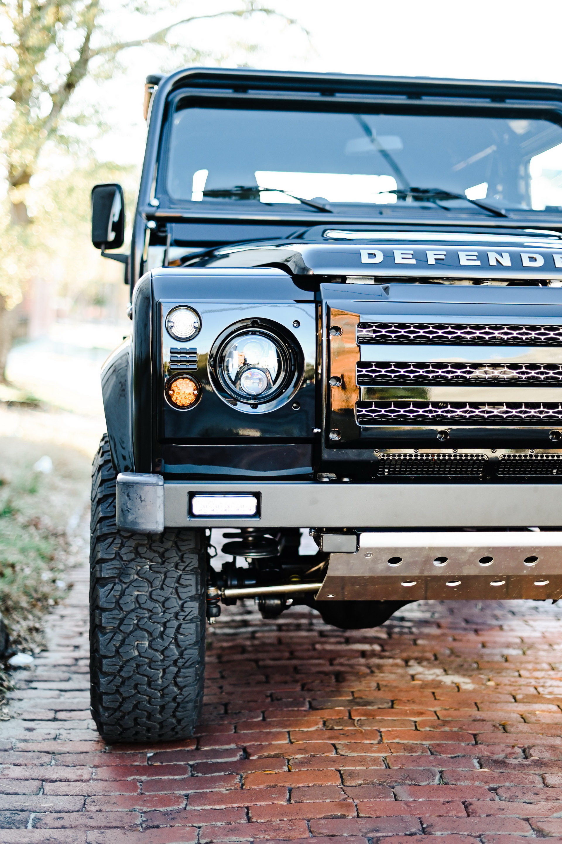 Osprey’s Land Rover Defender 90 Has Classic Looks, Modern Power
