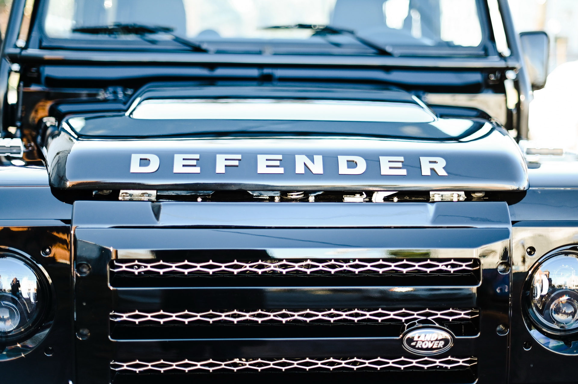 Osprey’s Land Rover Defender 90 Has Classic Looks, Modern Power