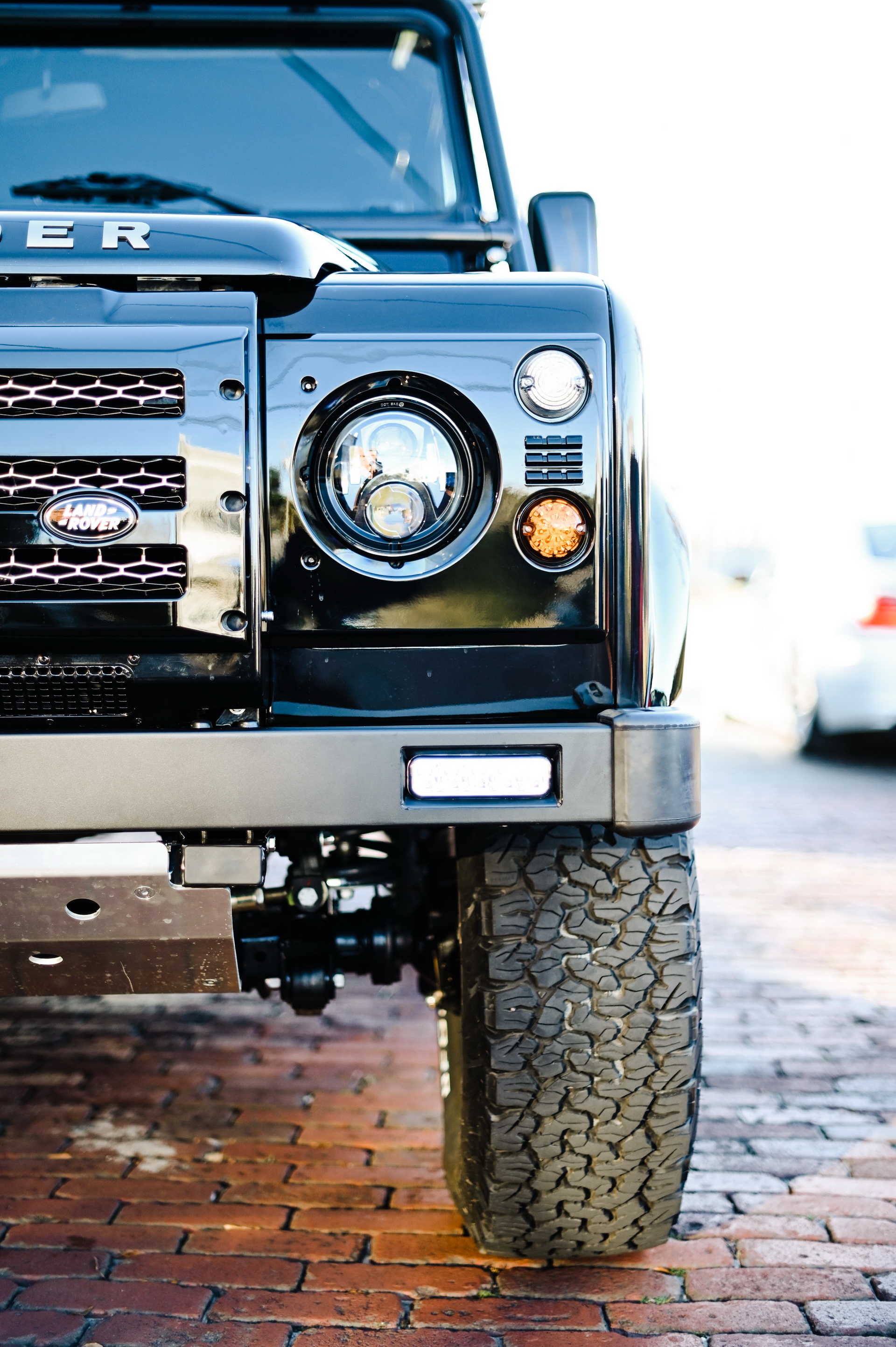 Osprey’s Land Rover Defender 90 Has Classic Looks, Modern Power