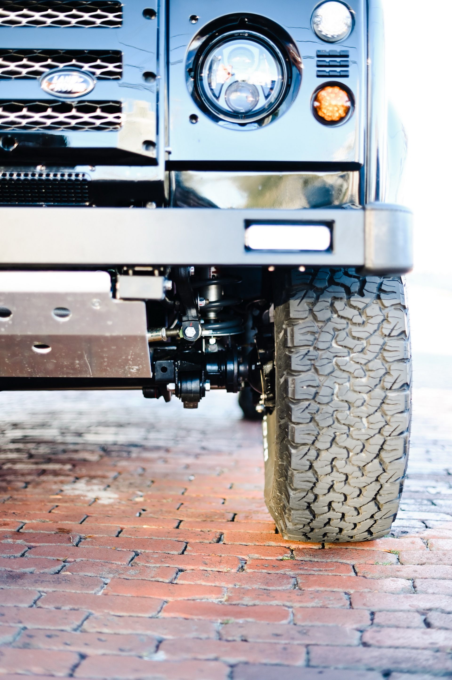 Osprey’s Land Rover Defender 90 Has Classic Looks, Modern Power