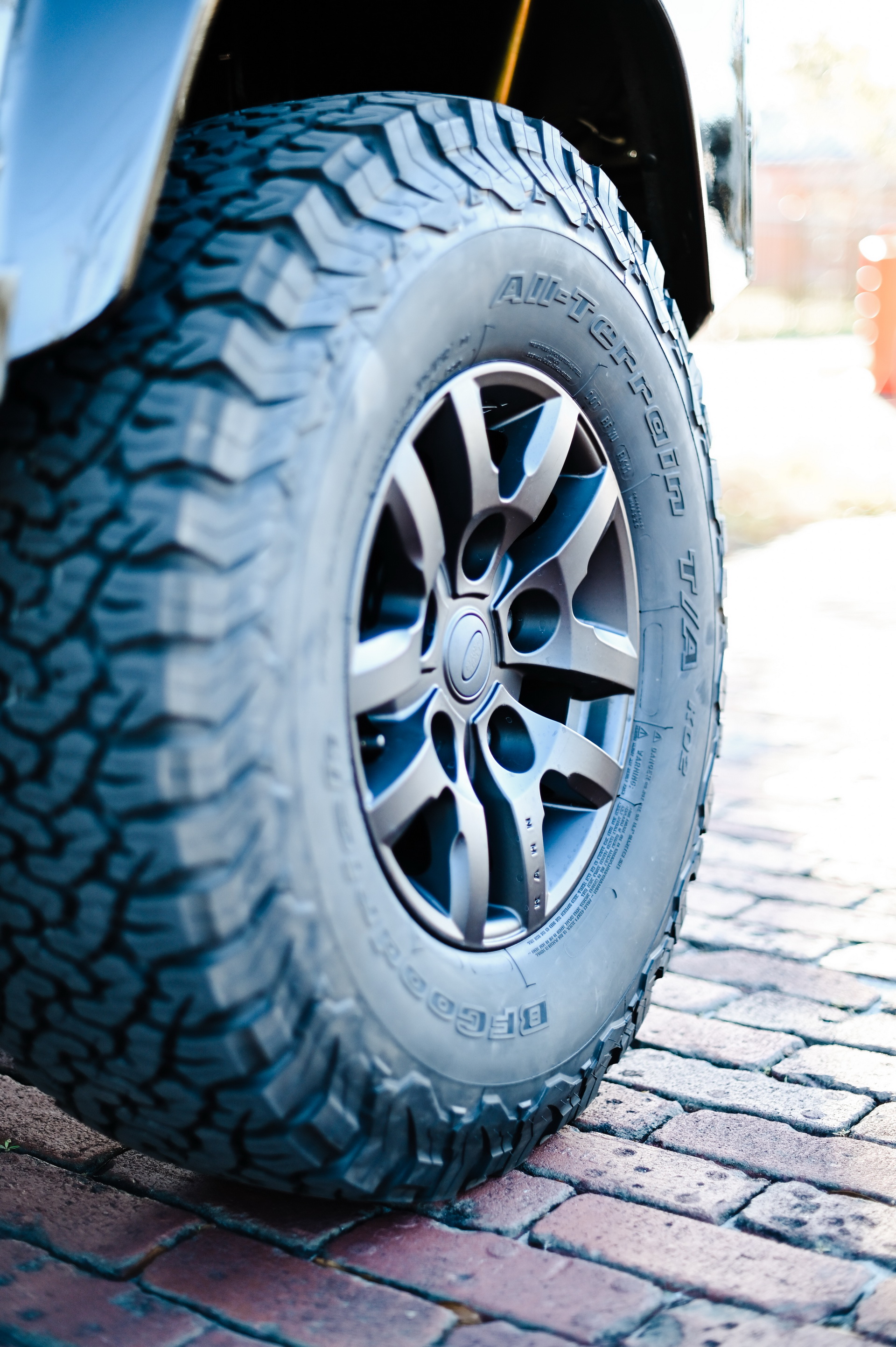 Osprey’s Land Rover Defender 90 Has Classic Looks, Modern Power