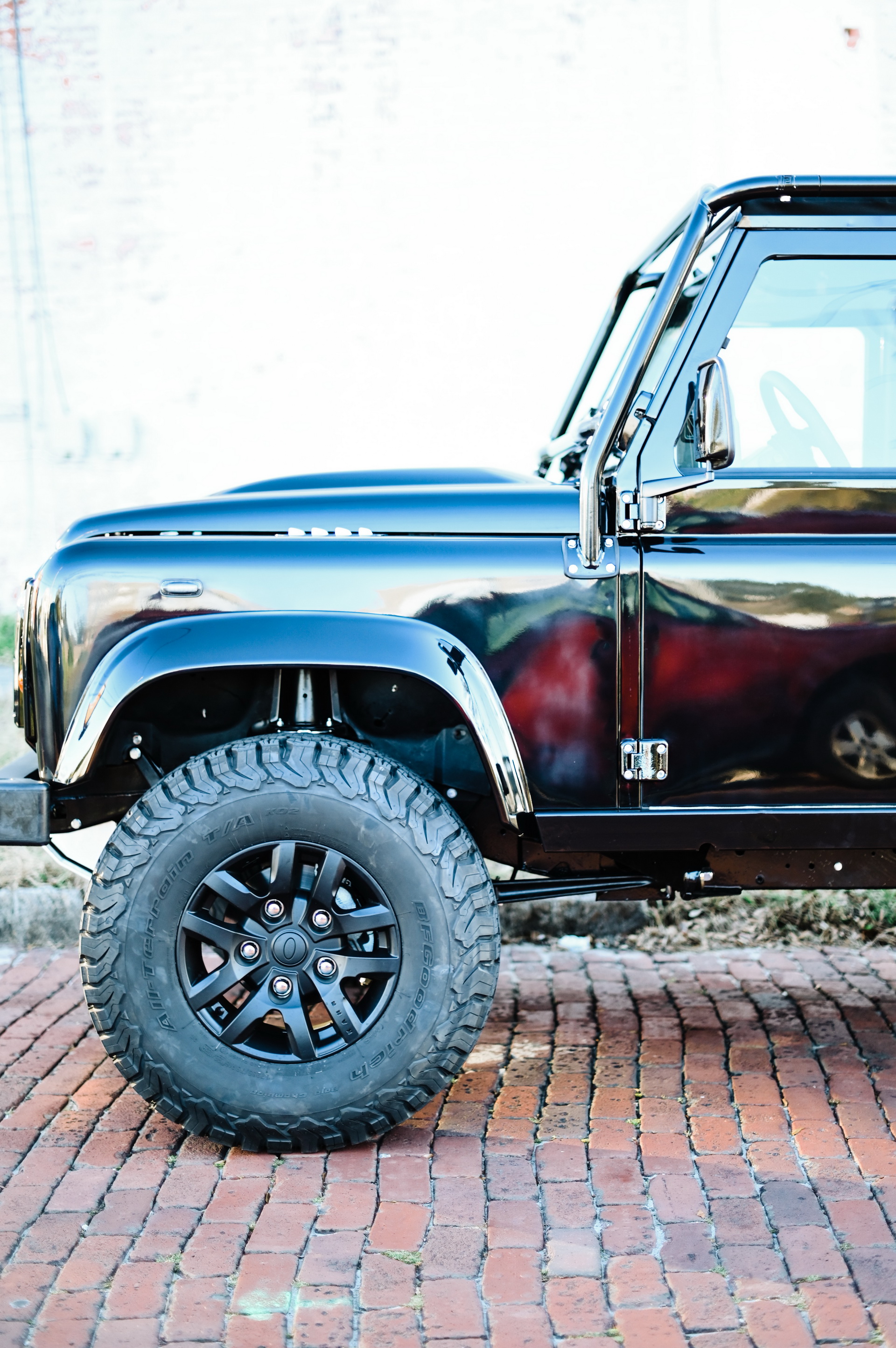 Osprey’s Land Rover Defender 90 Has Classic Looks, Modern Power