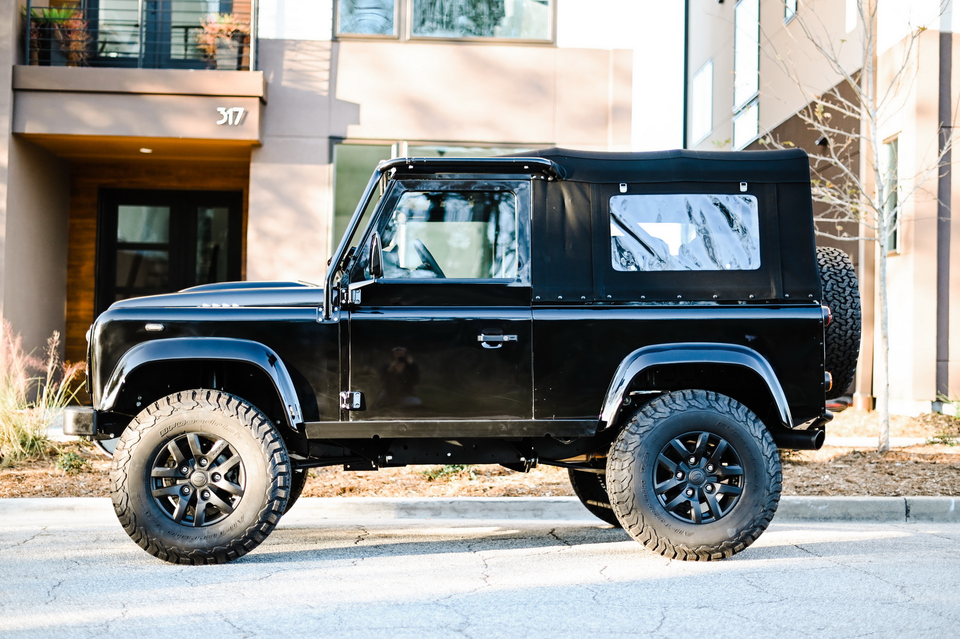 Osprey’s Land Rover Defender 90 Has Classic Looks, Modern Power