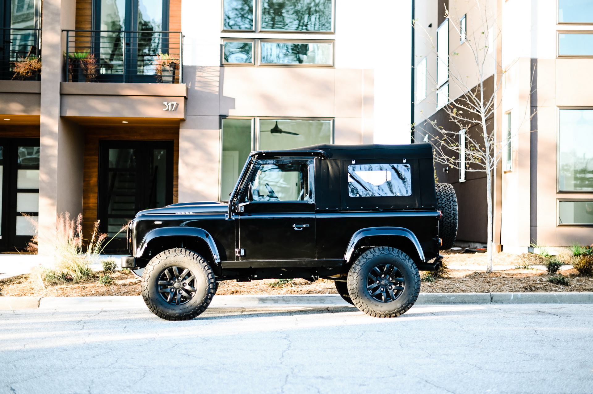 Osprey’s Land Rover Defender 90 Has Classic Looks, Modern Power