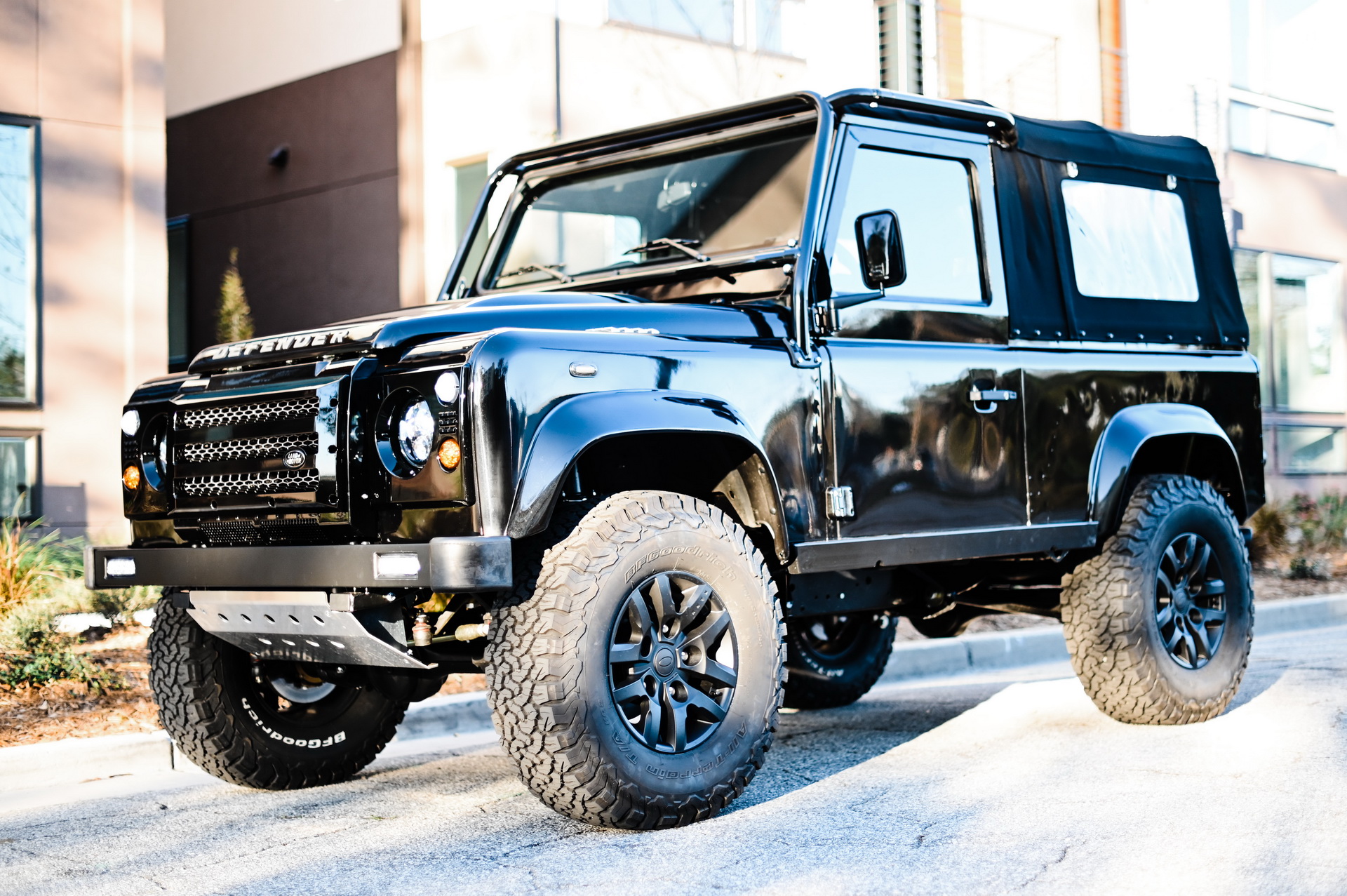 Osprey’s Land Rover Defender 90 Has Classic Looks, Modern Power
