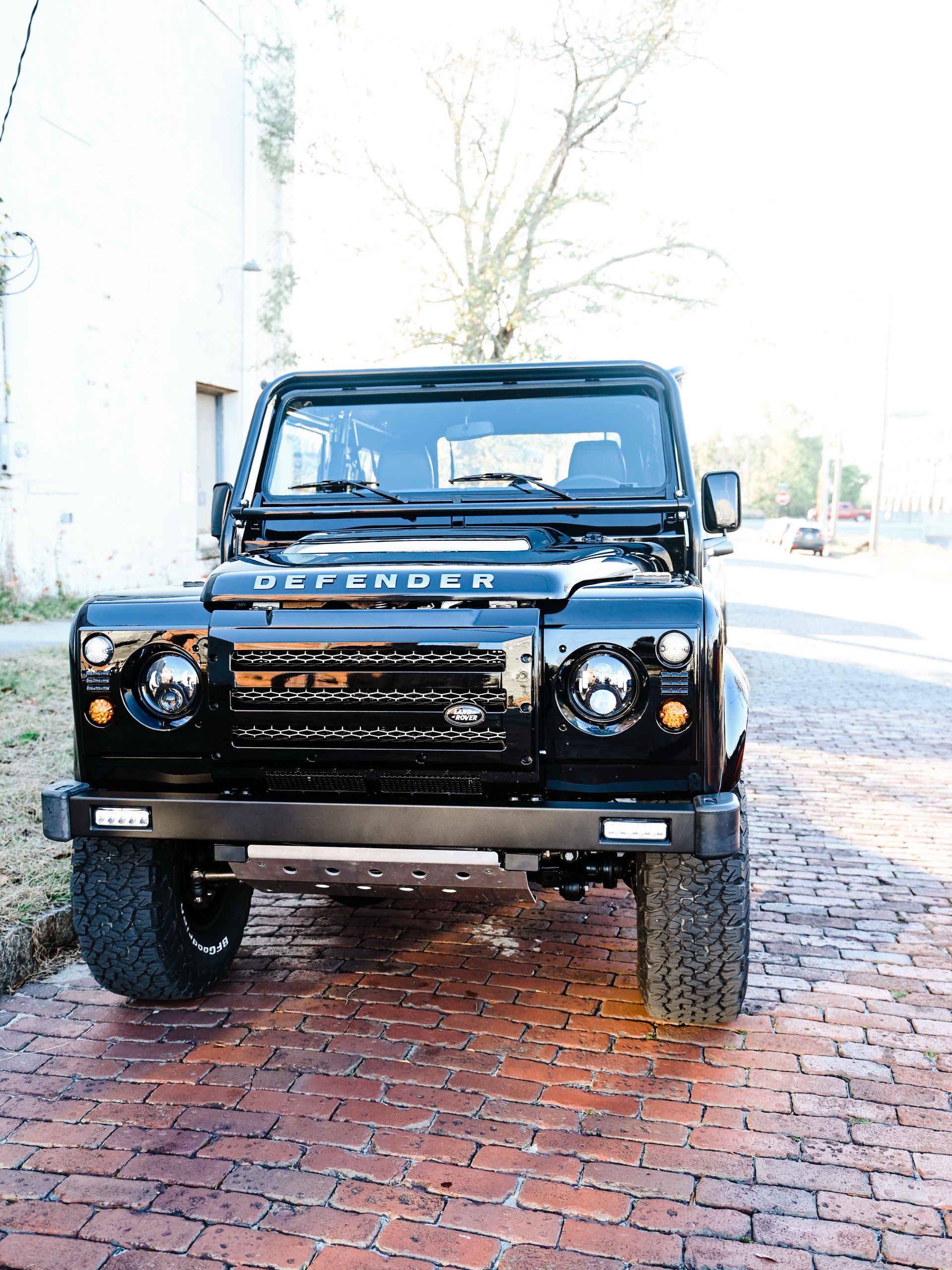 Osprey’s Land Rover Defender 90 Has Classic Looks, Modern Power