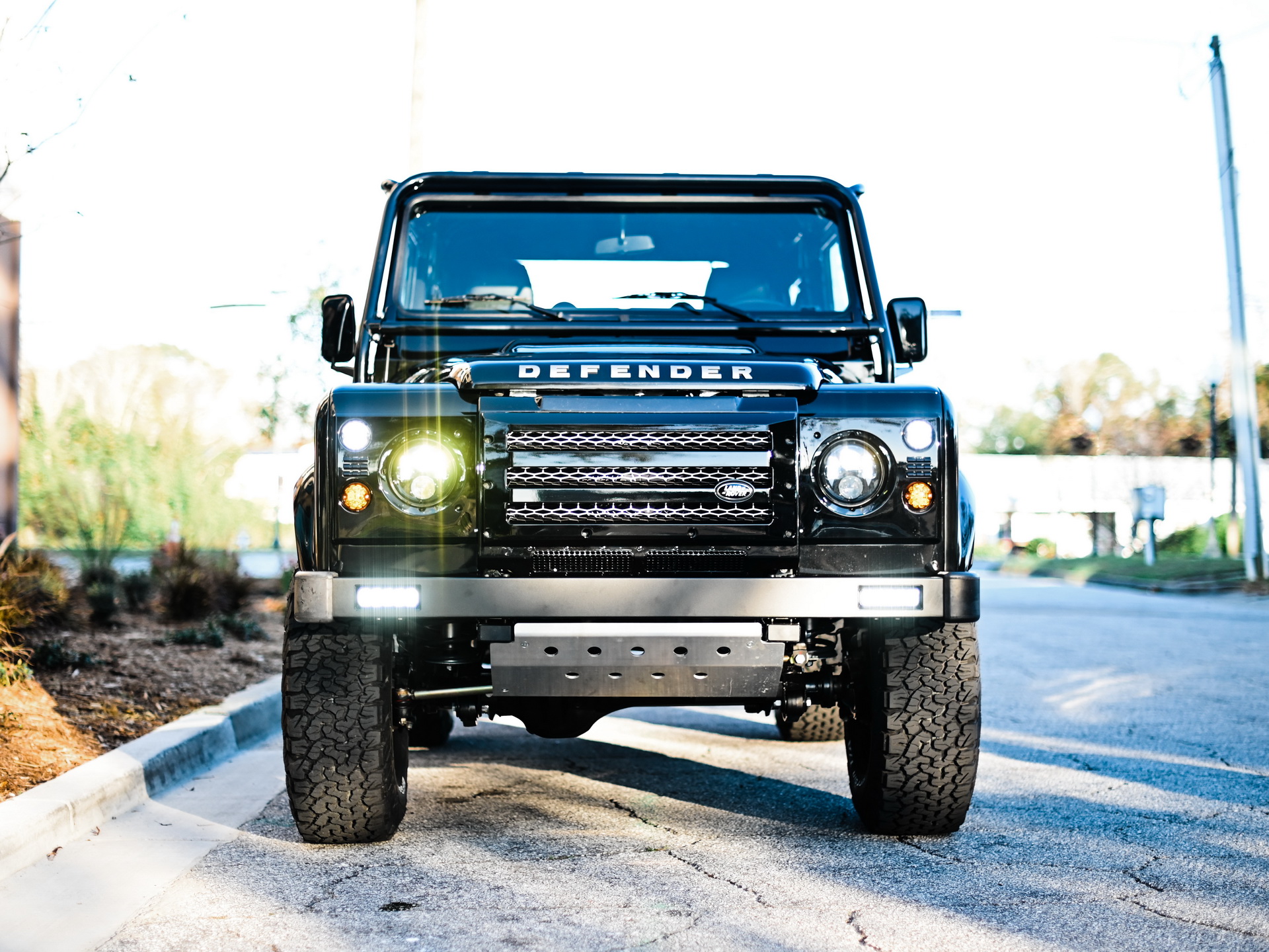 Osprey’s Land Rover Defender 90 Has Classic Looks, Modern Power