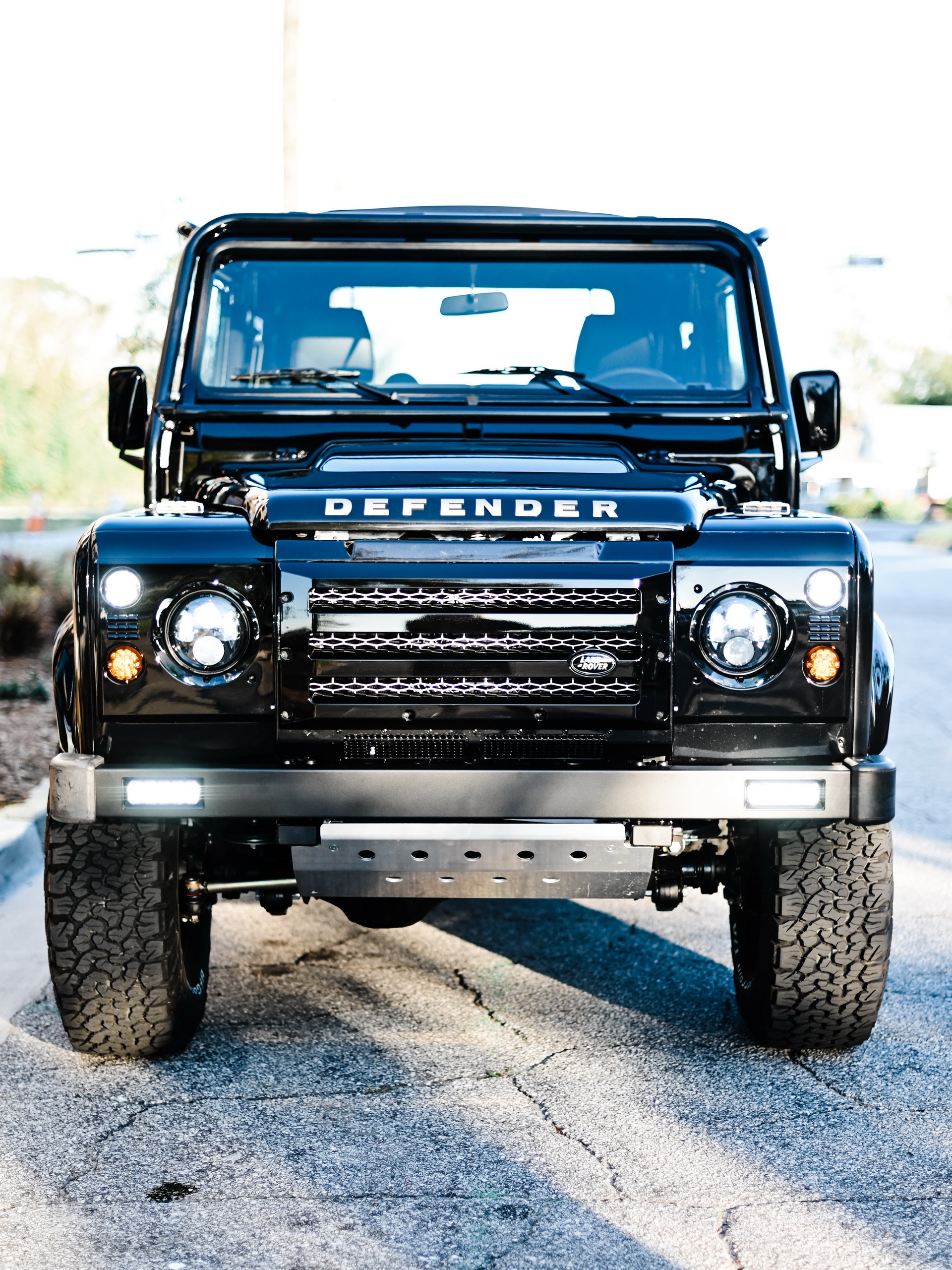 Osprey’s Land Rover Defender 90 Has Classic Looks, Modern Power