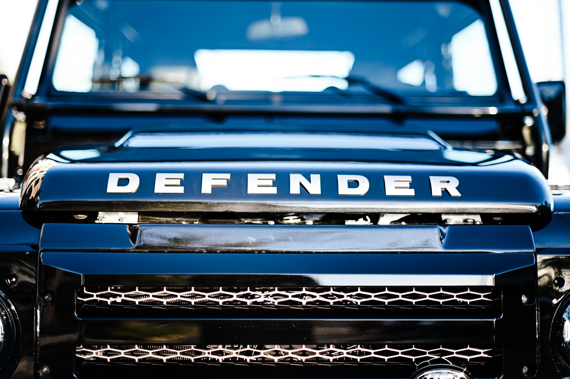 Osprey’s Land Rover Defender 90 Has Classic Looks, Modern Power