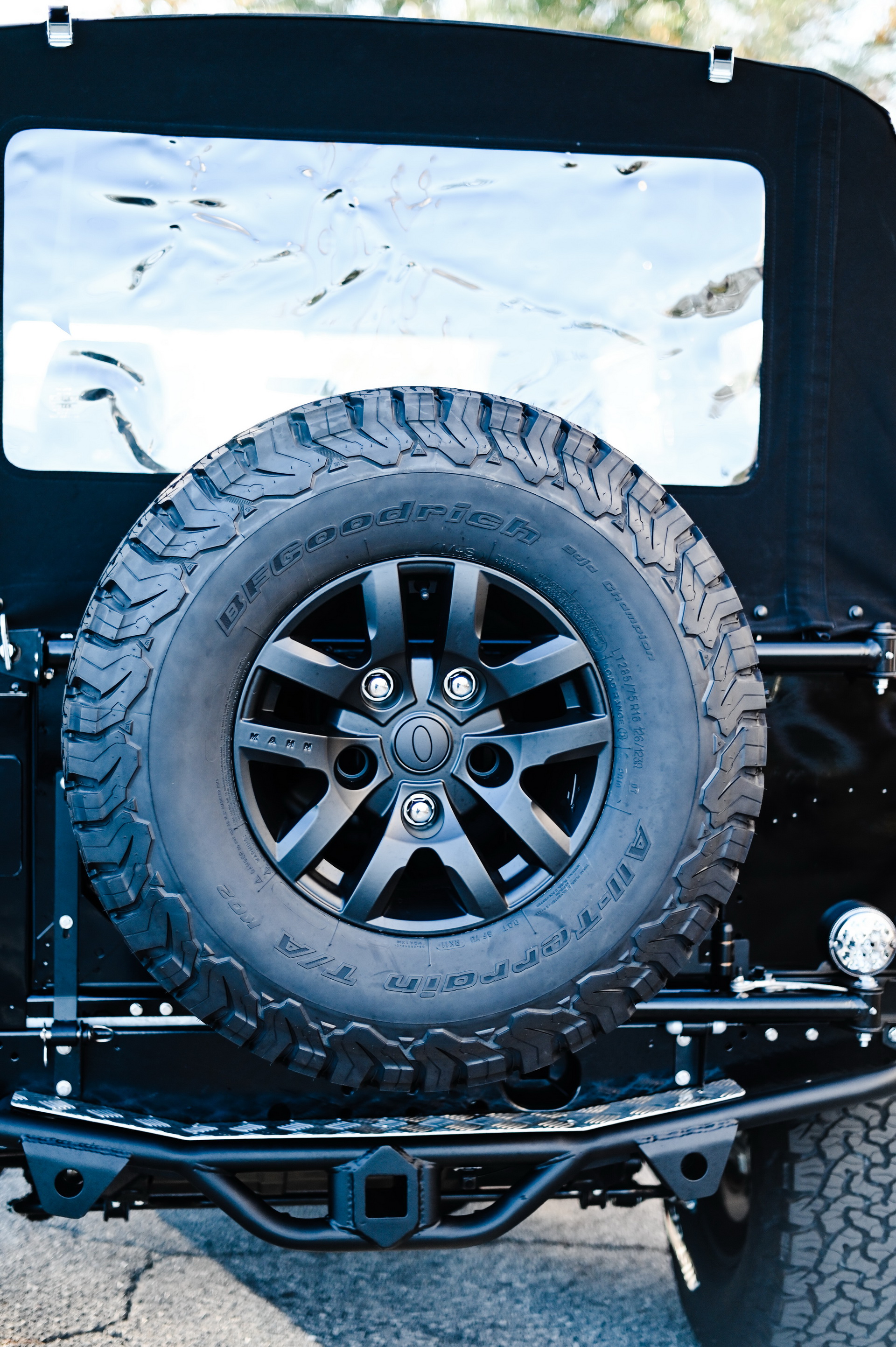 Osprey’s Land Rover Defender 90 Has Classic Looks, Modern Power