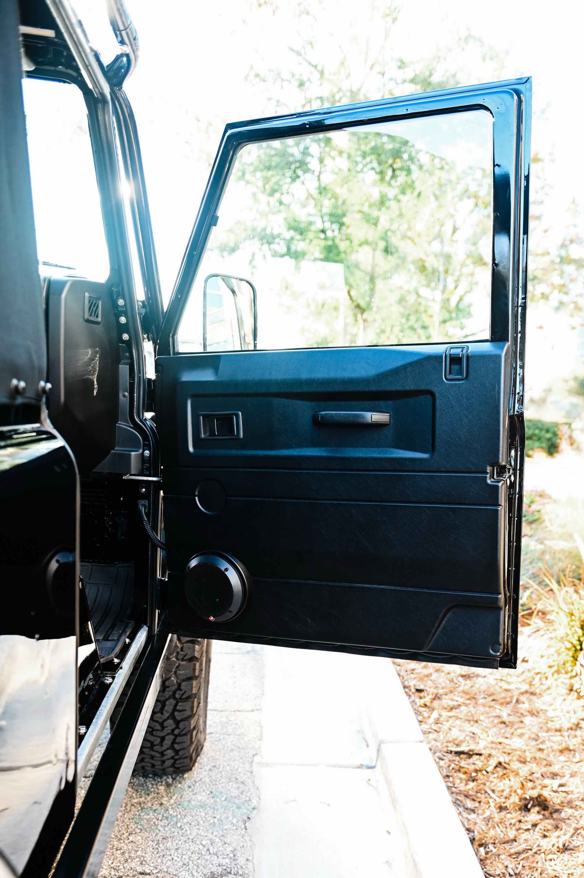 Osprey’s Land Rover Defender 90 Has Classic Looks, Modern Power