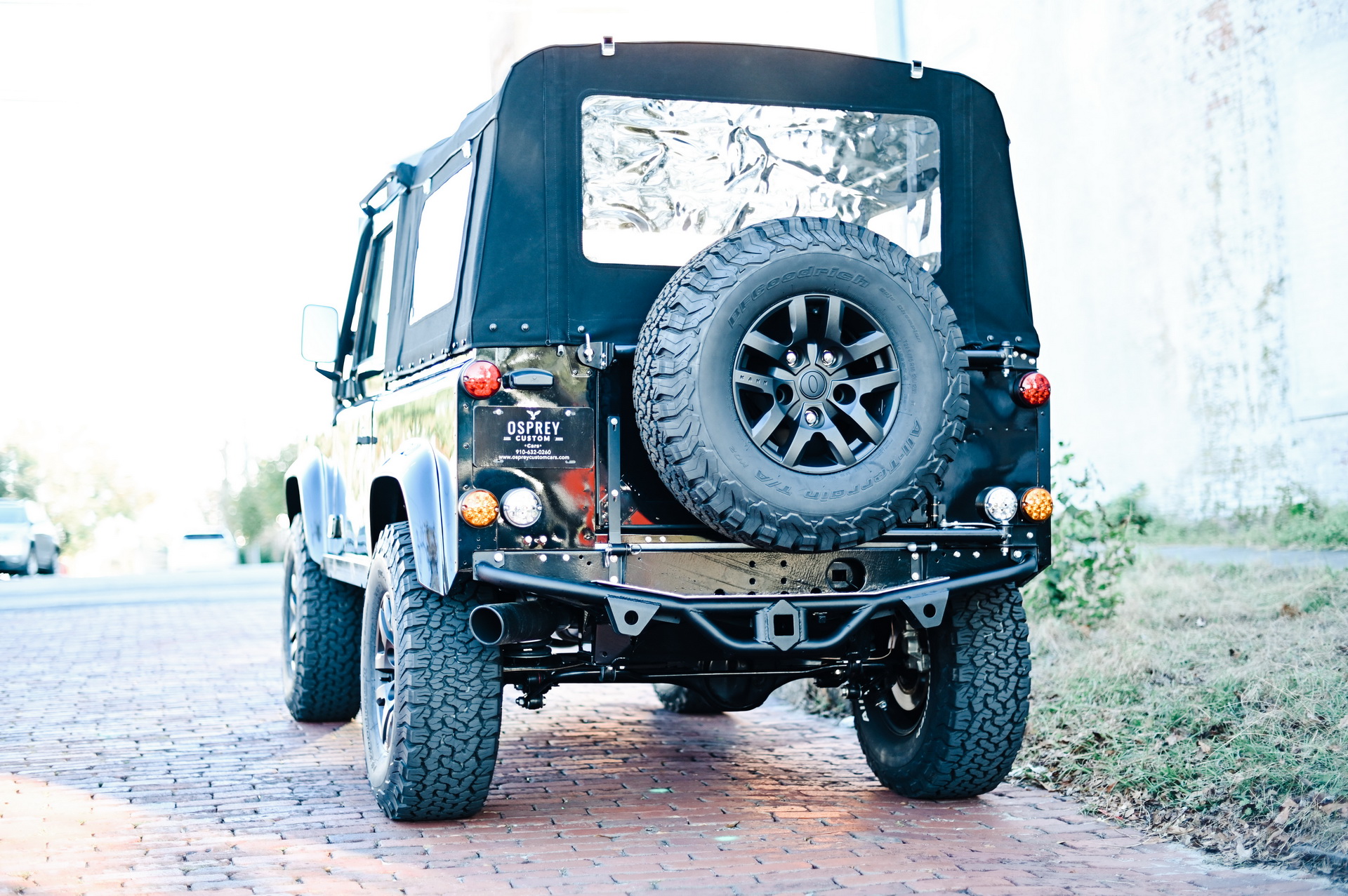 Osprey’s Land Rover Defender 90 Has Classic Looks, Modern Power