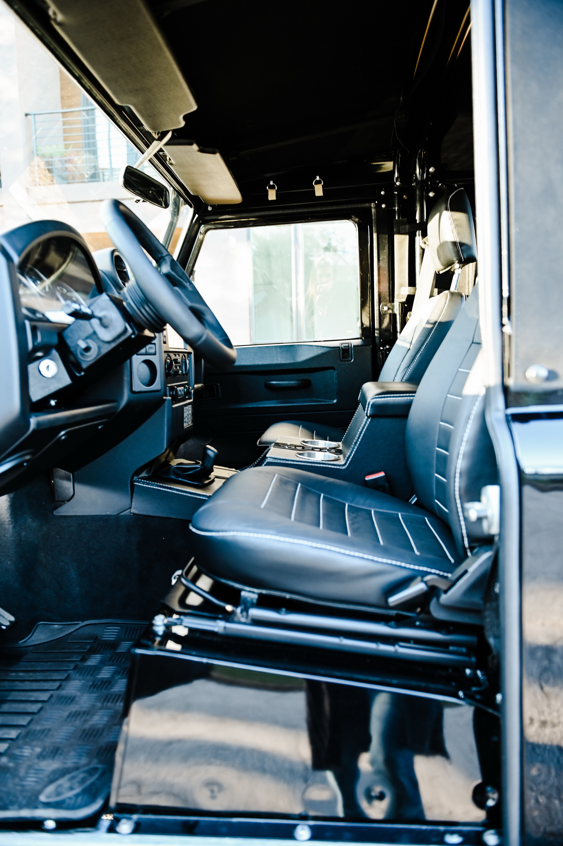 Osprey’s Land Rover Defender 90 Has Classic Looks, Modern Power