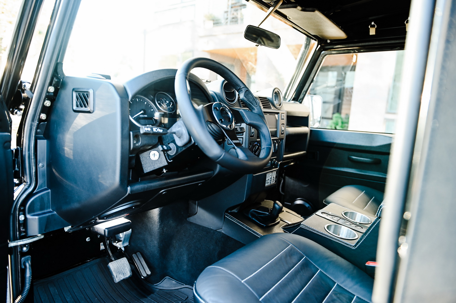 Osprey’s Land Rover Defender 90 Has Classic Looks, Modern Power