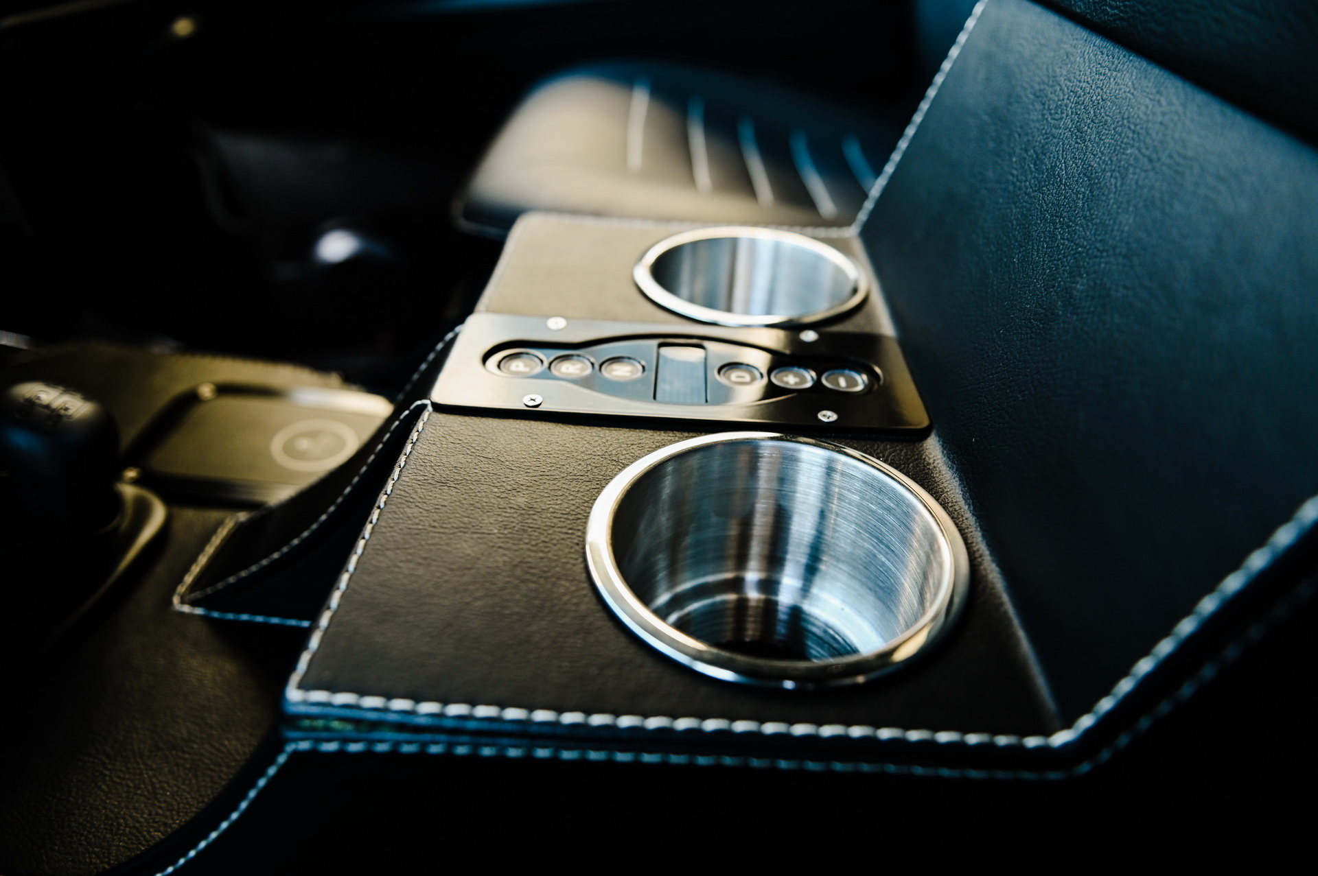 Osprey’s Land Rover Defender 90 Has Classic Looks, Modern Power