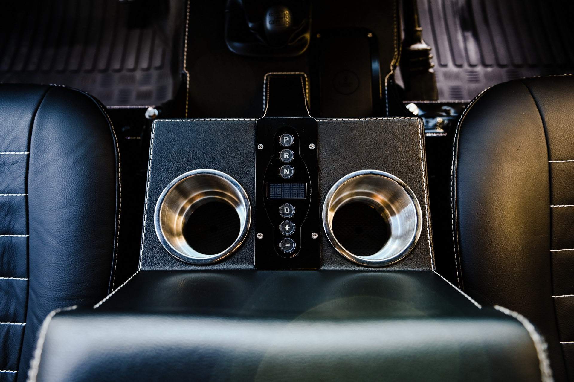 Osprey’s Land Rover Defender 90 Has Classic Looks, Modern Power