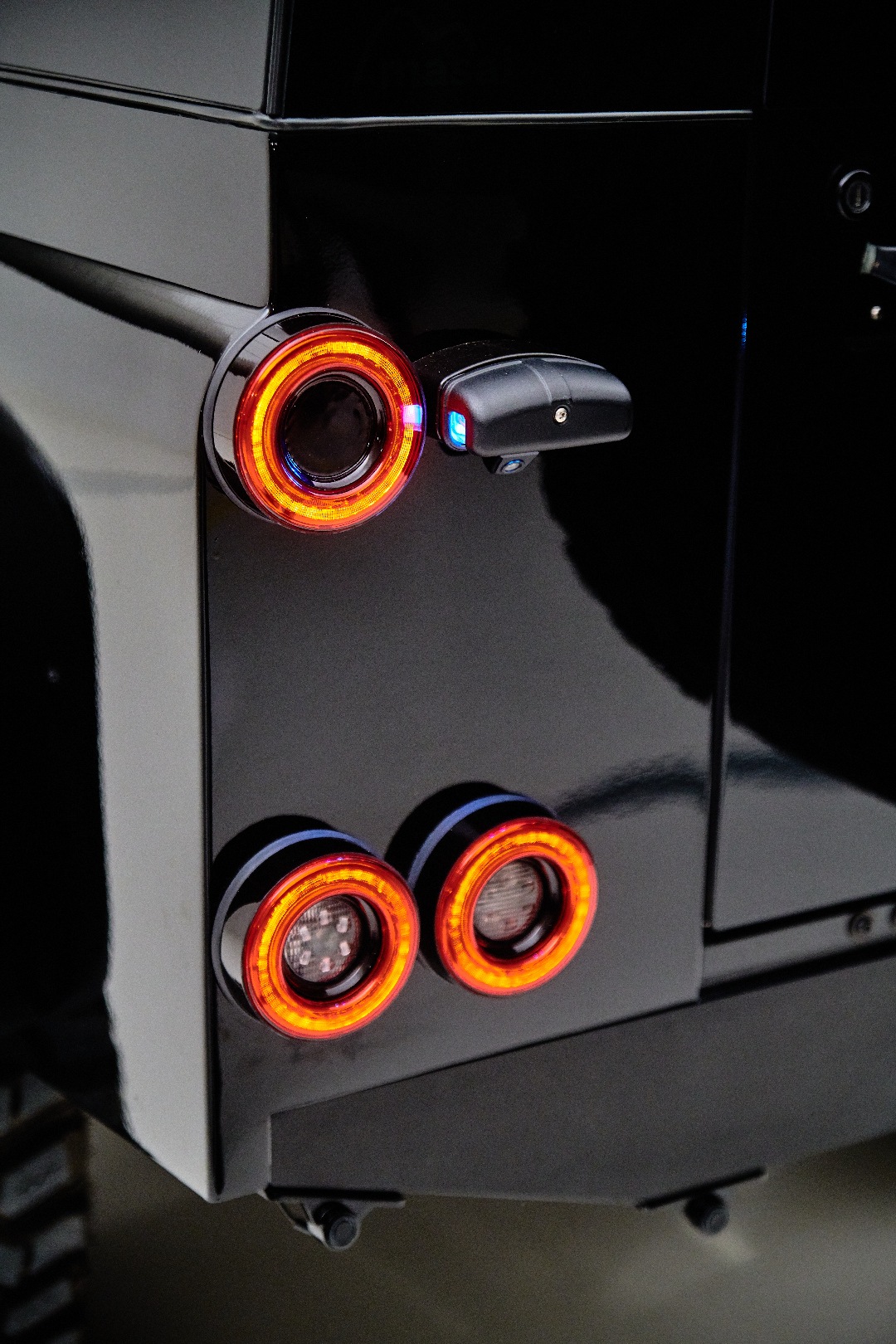 Ares Design Breathes New Life Into Classic Land Rover Defender 110 SW With Spec 1.2 Limited Edition