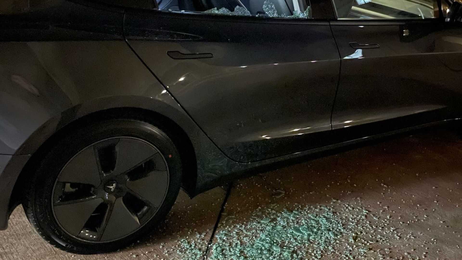 Tesla Model 3 Window Shatters Spontaneously Minutes After Taking Delivery