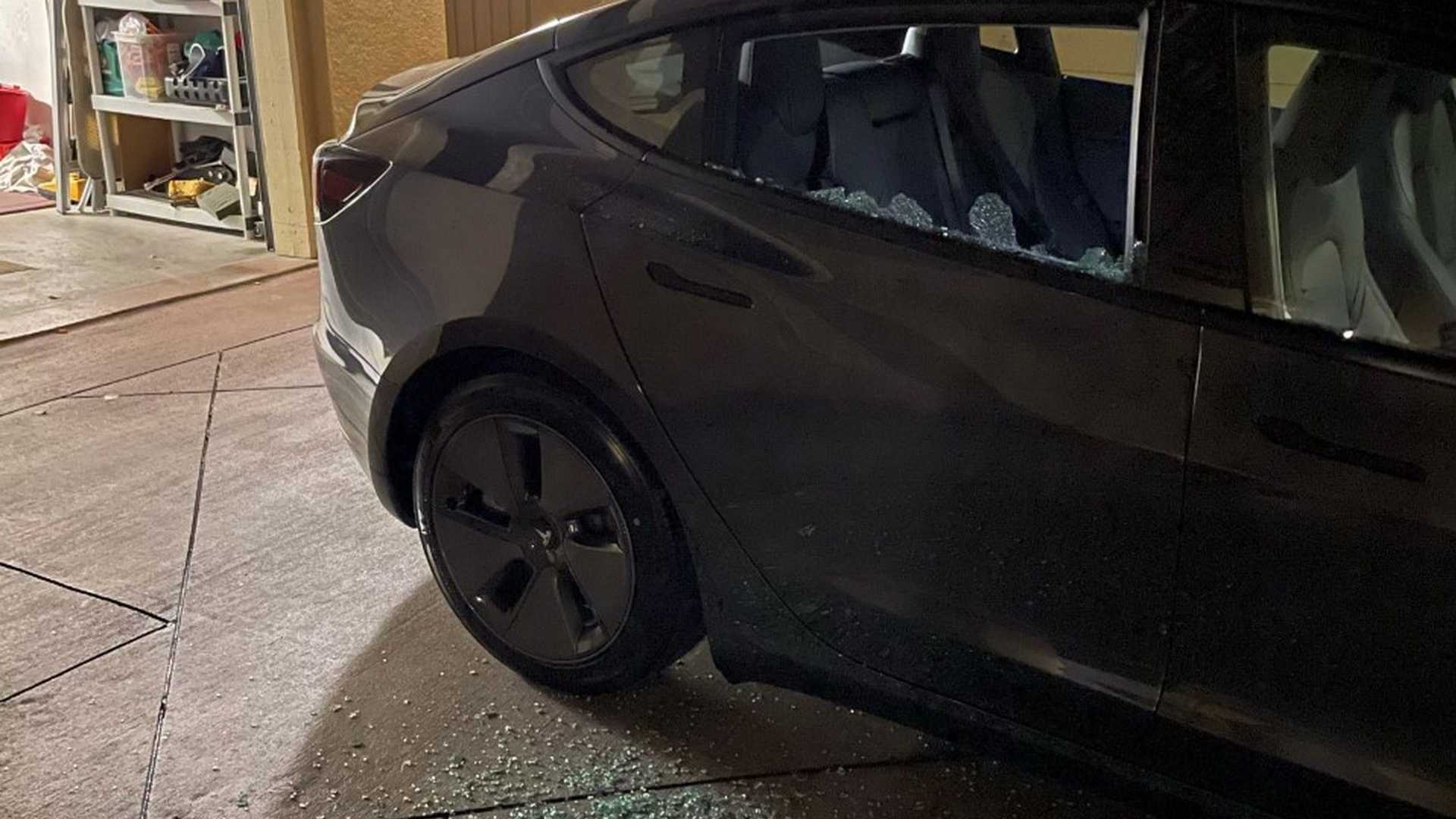 Tesla Model 3 Window Shatters Spontaneously Minutes After Taking Delivery