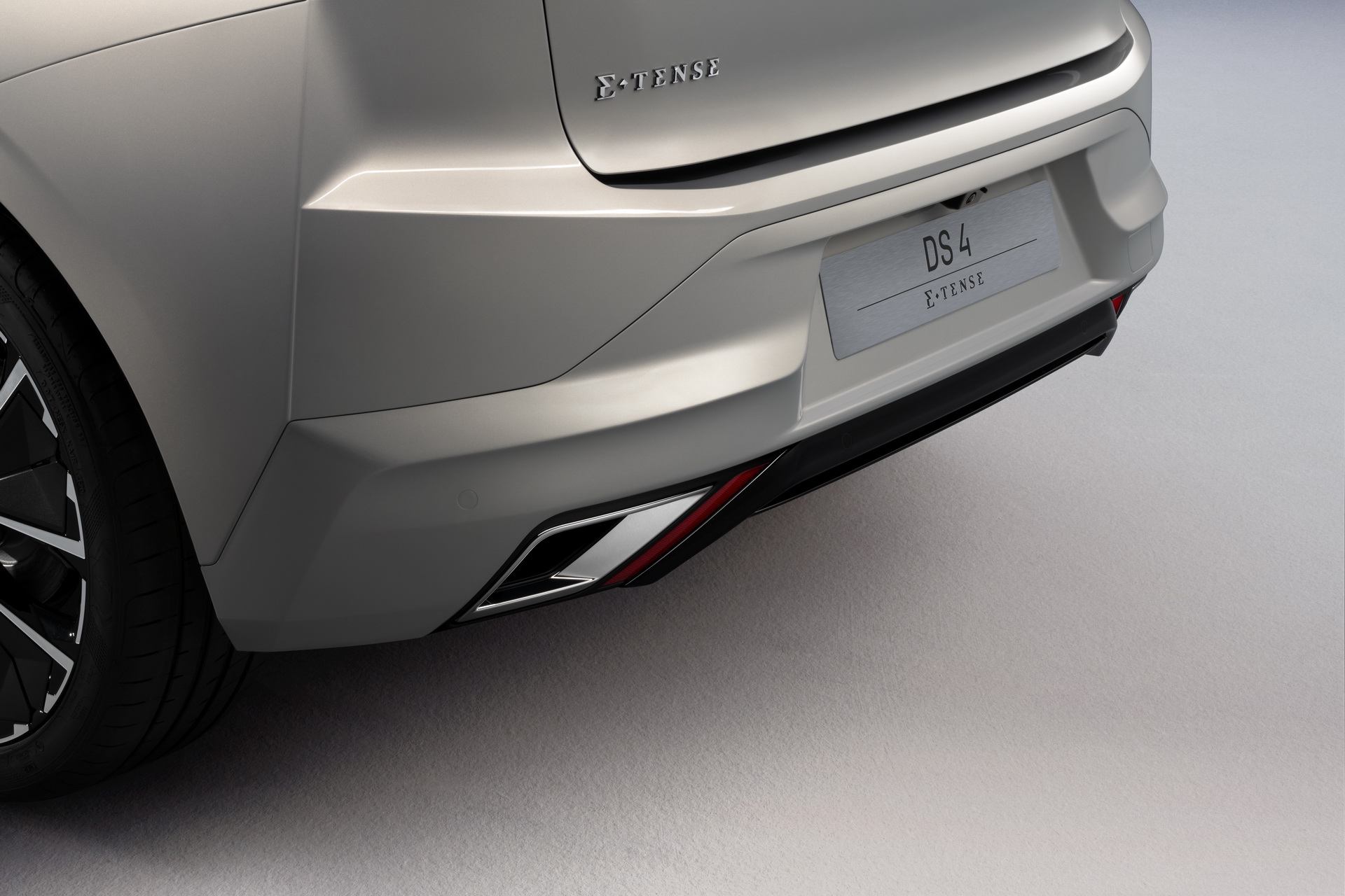 All-New DS 4 Debuts With Striking Looks, And An Interior That Demands Your Attention